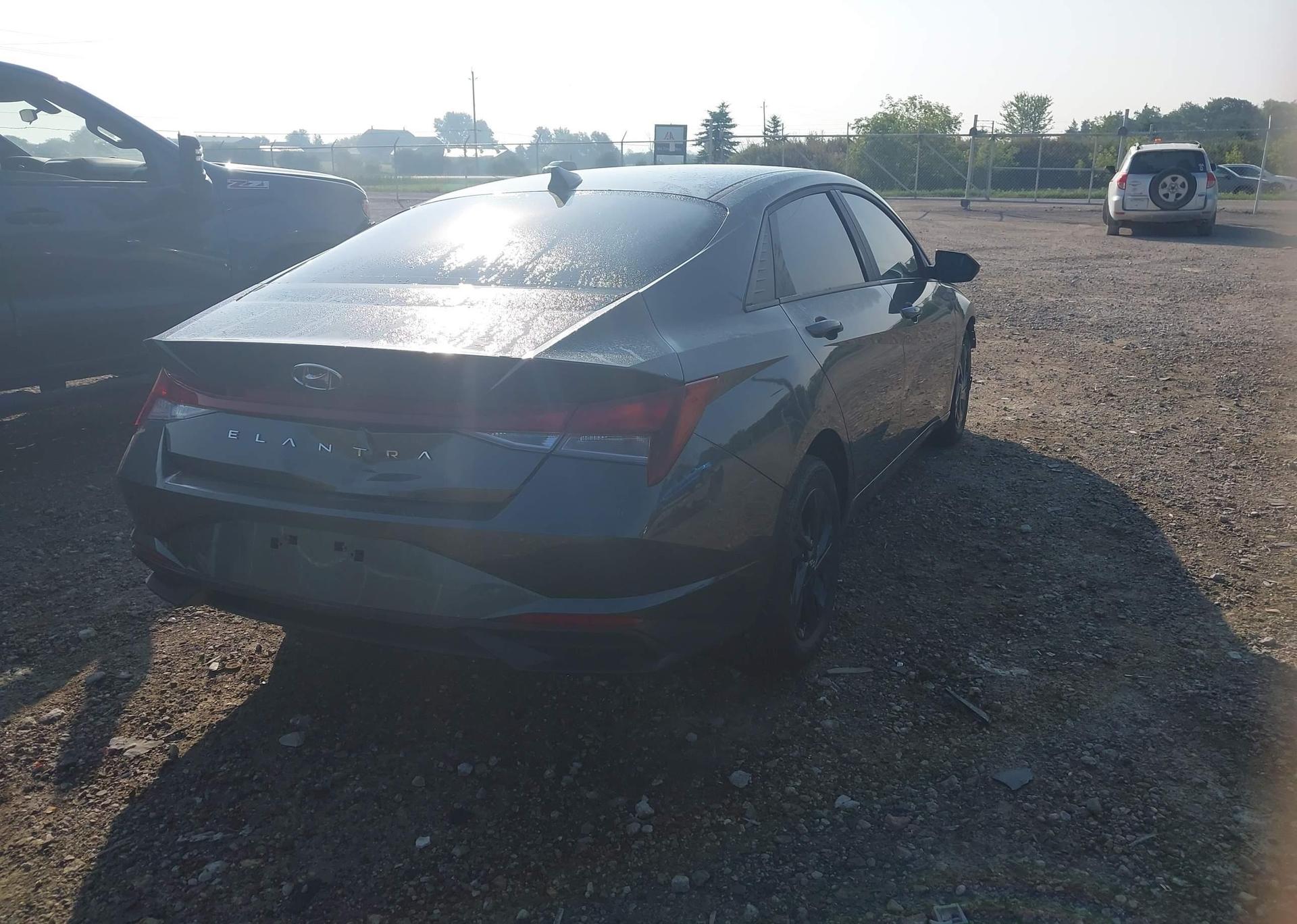 2023 HYUNDAI ELANTRA PREFERRED IVT WITH TECH PACKAGE