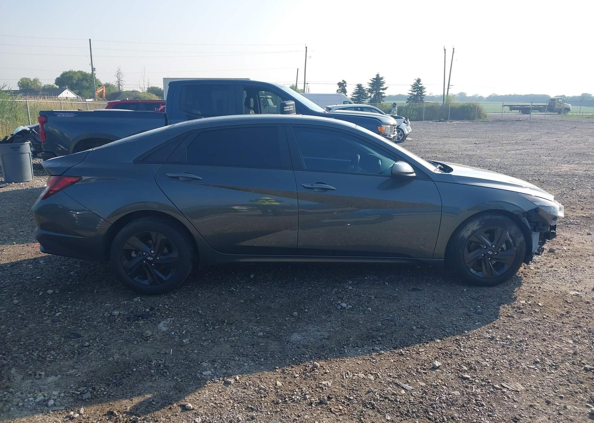 2023 HYUNDAI ELANTRA PREFERRED IVT WITH TECH PACKAGE