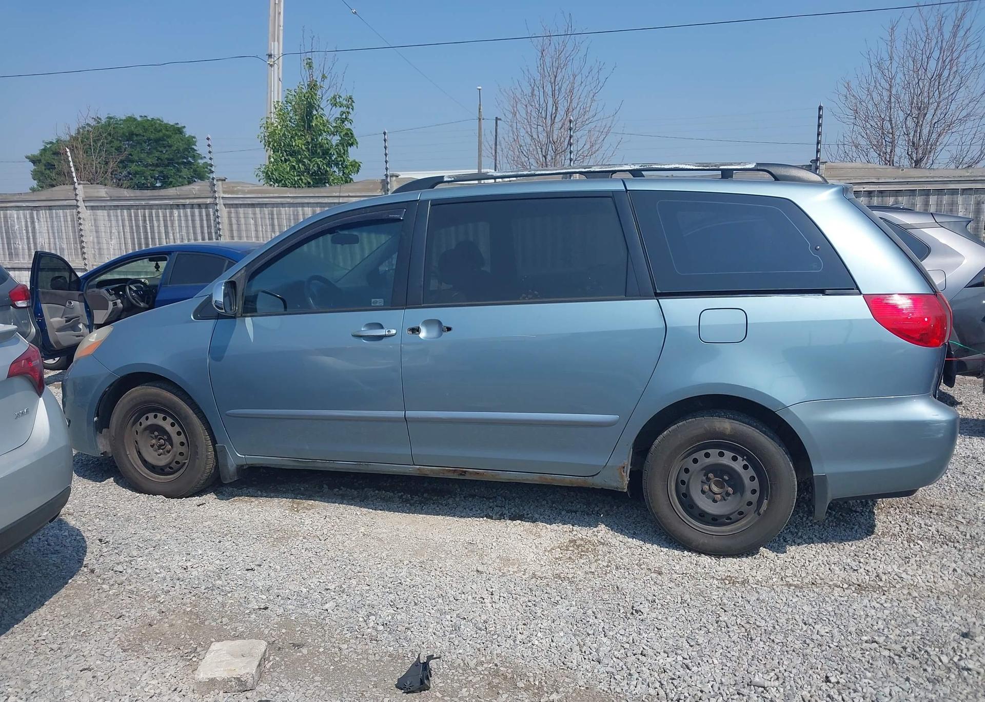 2008 TOYOTA SIENNA CE