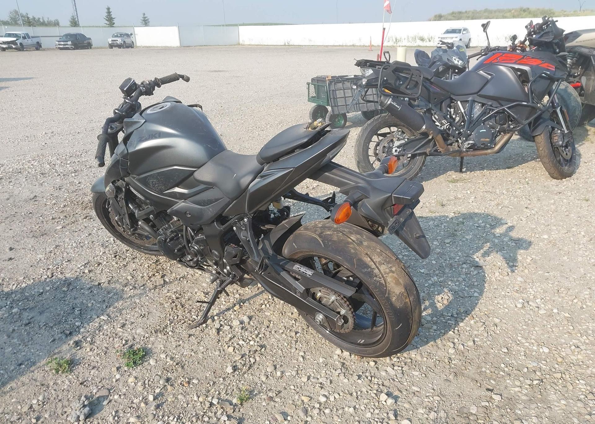 2021 SUZUKI GSX-S750 M