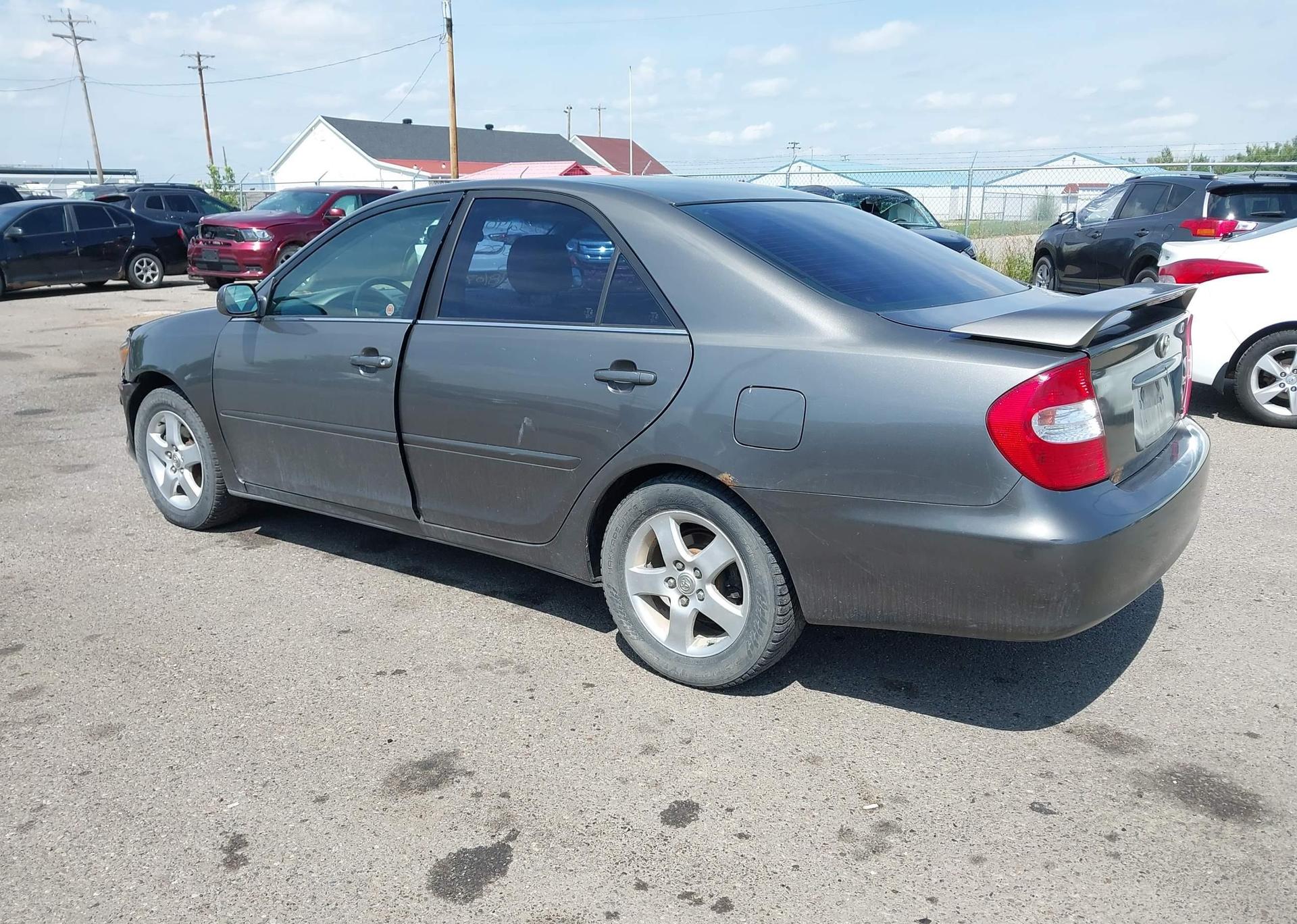 2002 TOYOTA CAMRY LE V6