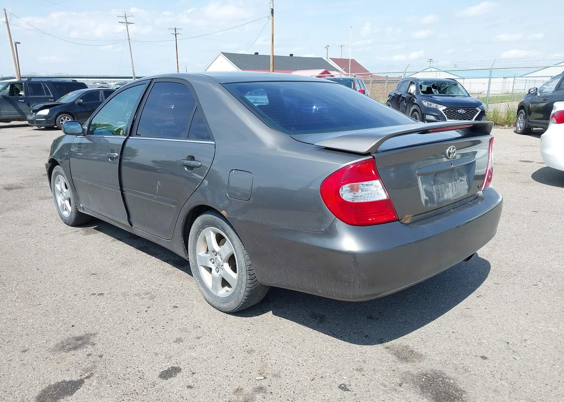 2002 TOYOTA CAMRY LE V6