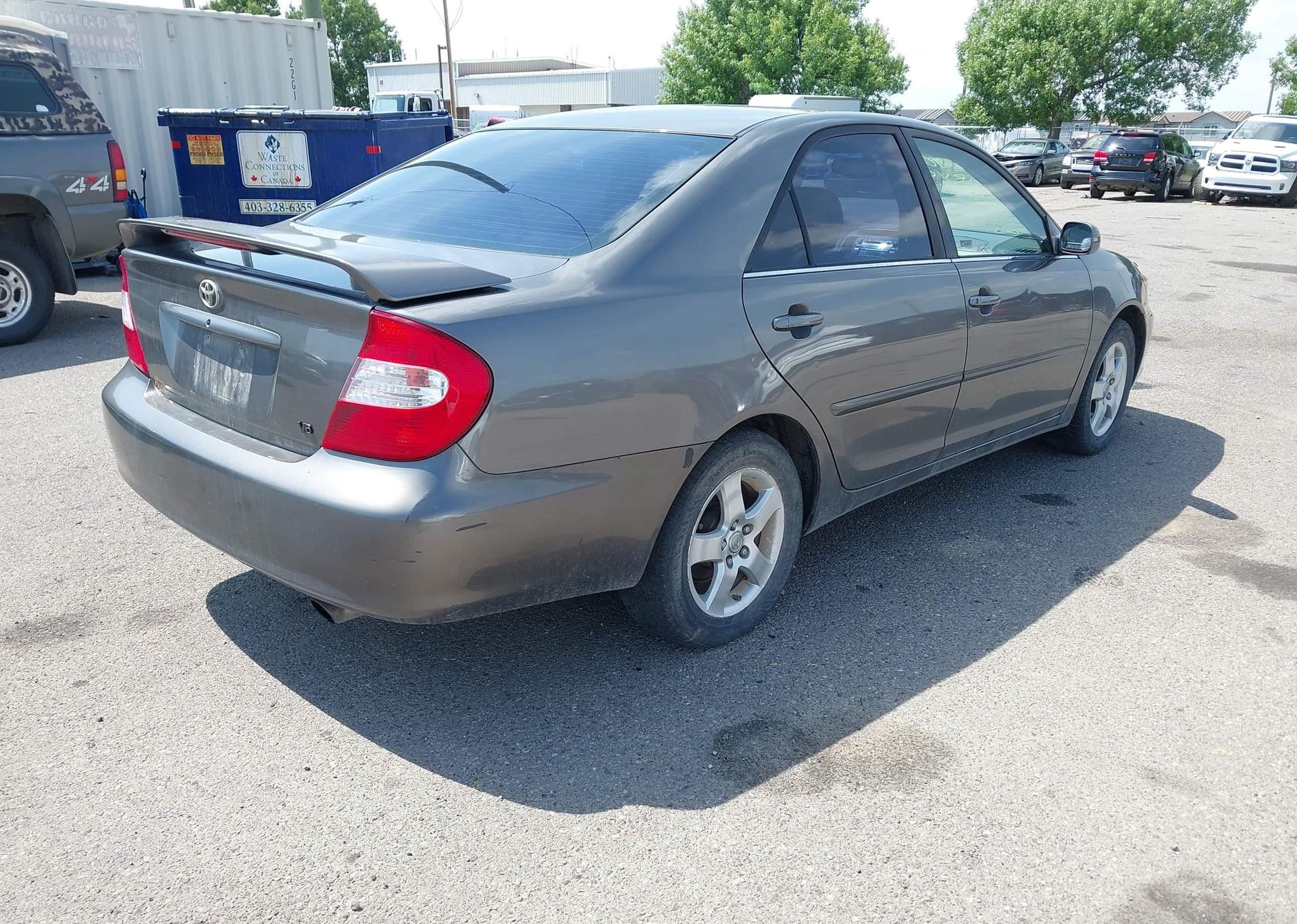 2002 TOYOTA CAMRY LE V6