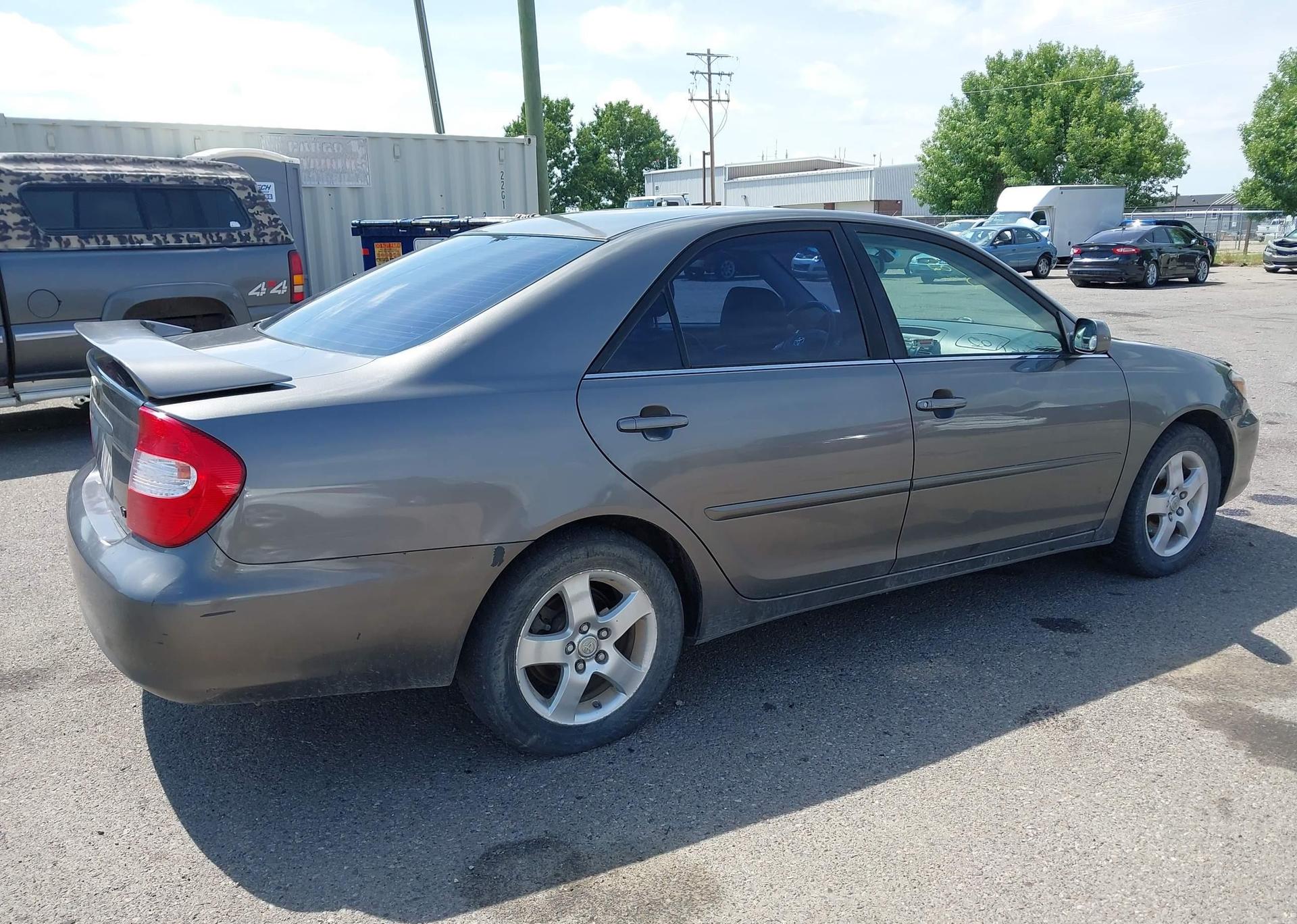 2002 TOYOTA CAMRY LE V6