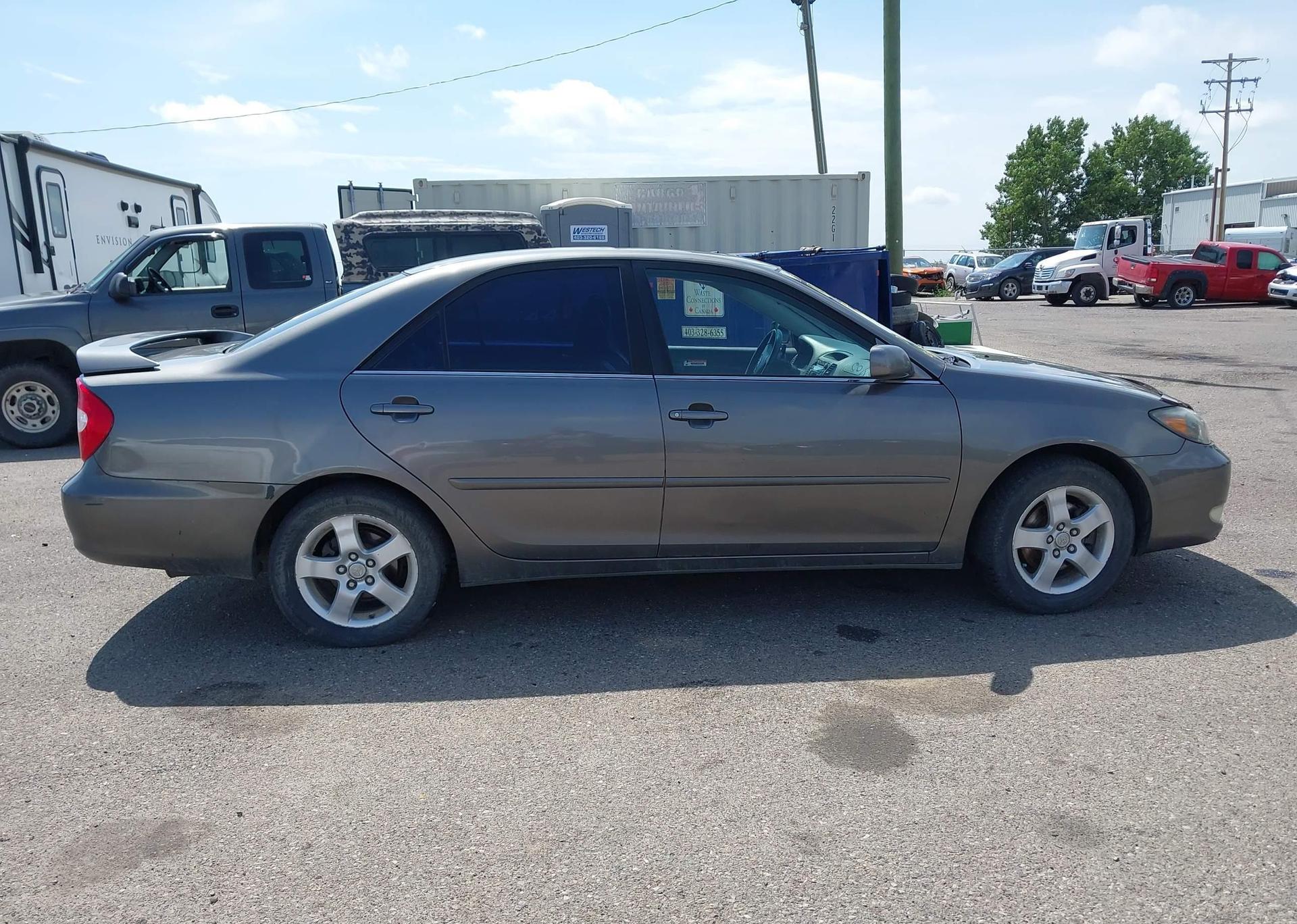 2002 TOYOTA CAMRY LE V6
