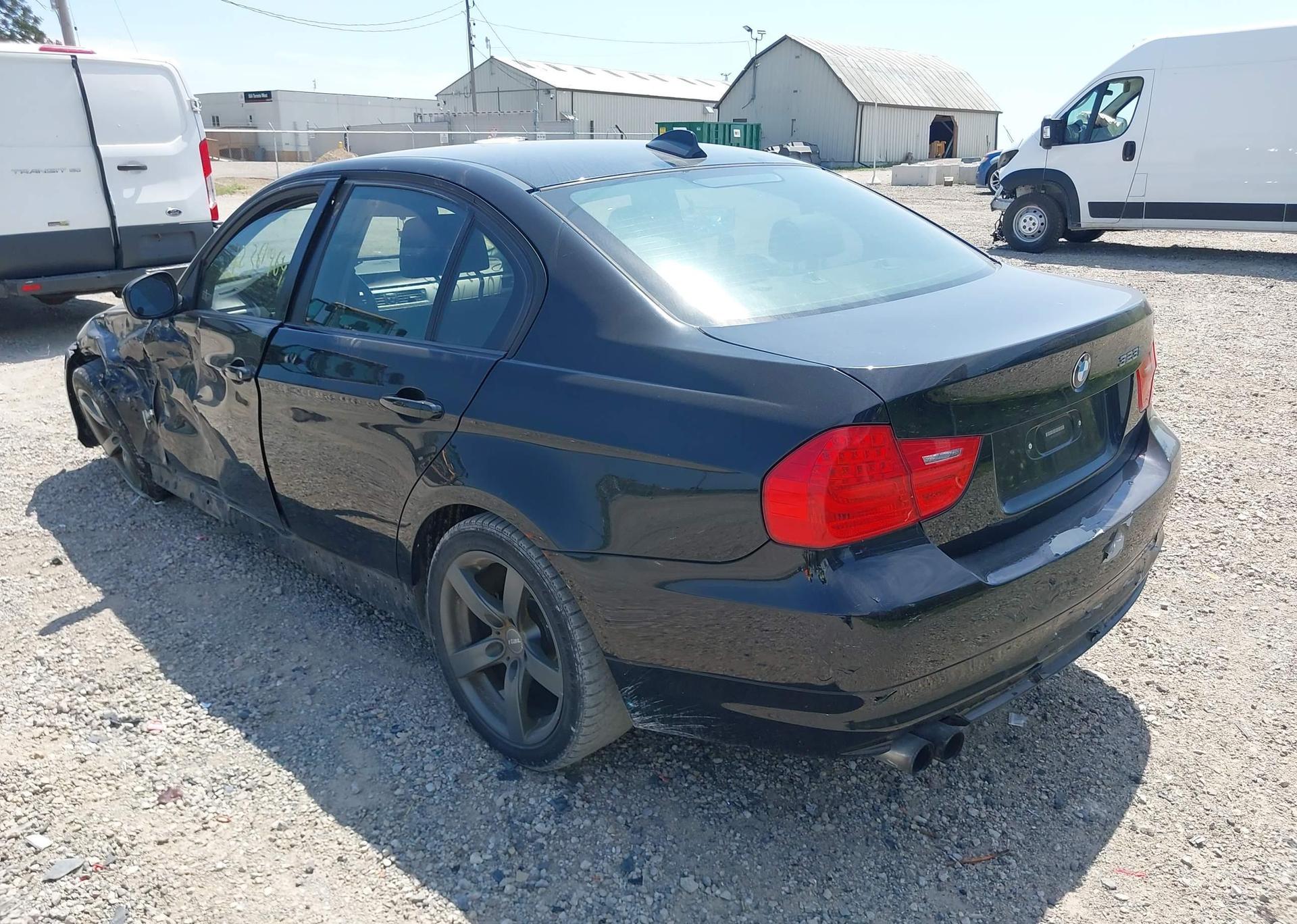 2010 BMW 323I