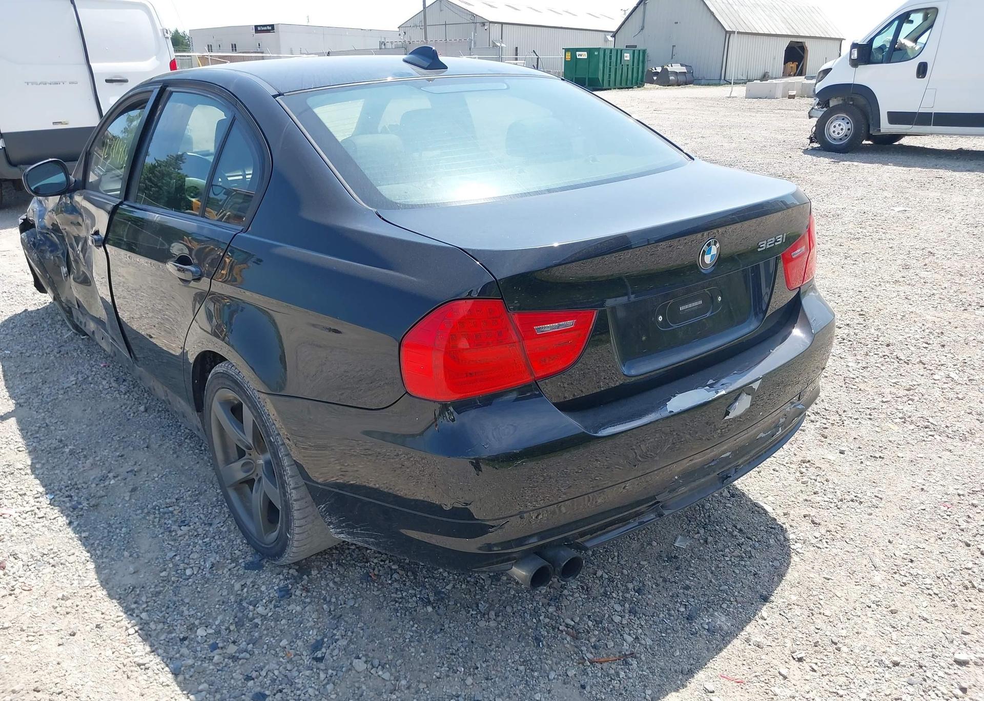 2010 BMW 323I