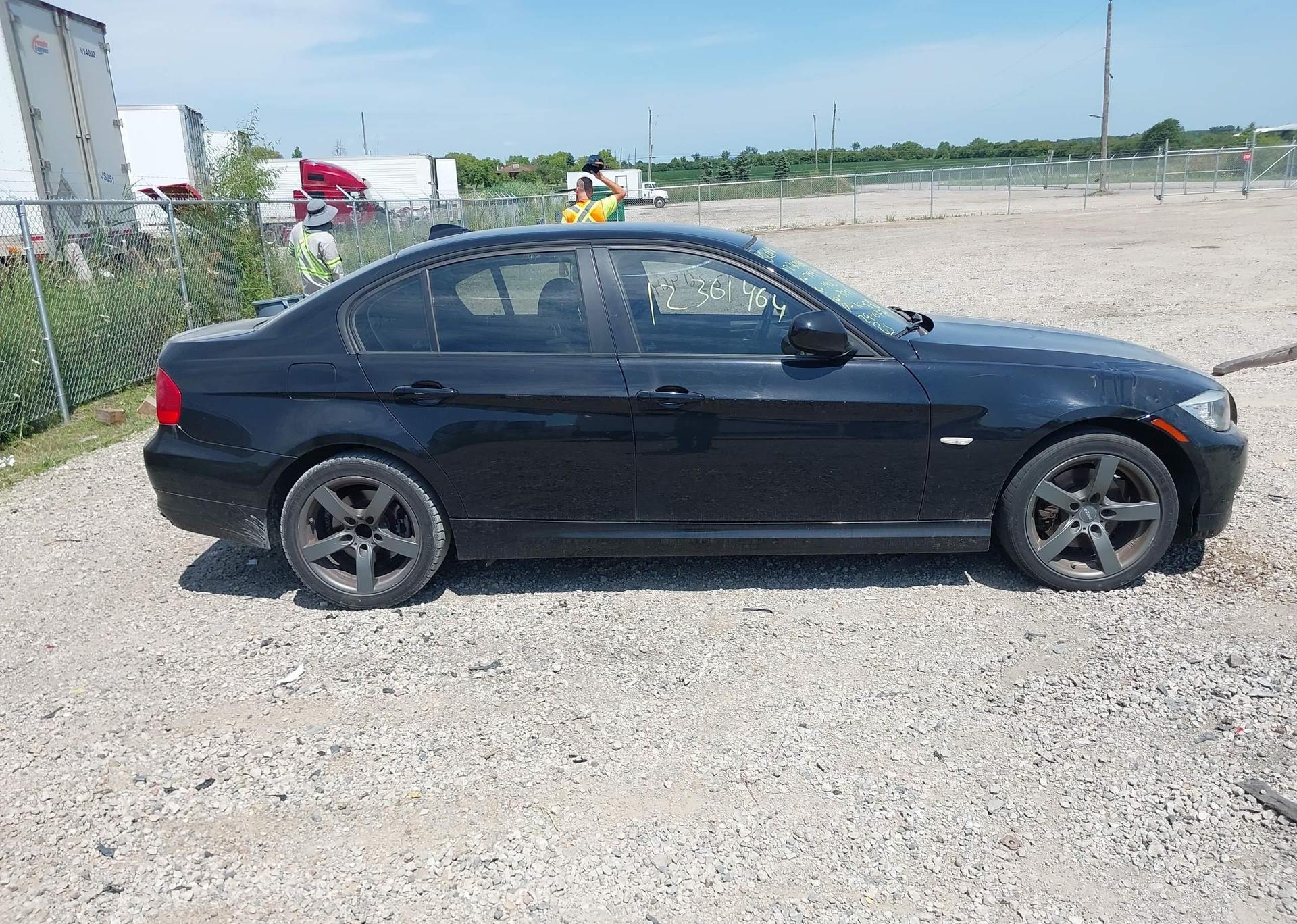 2010 BMW 323I