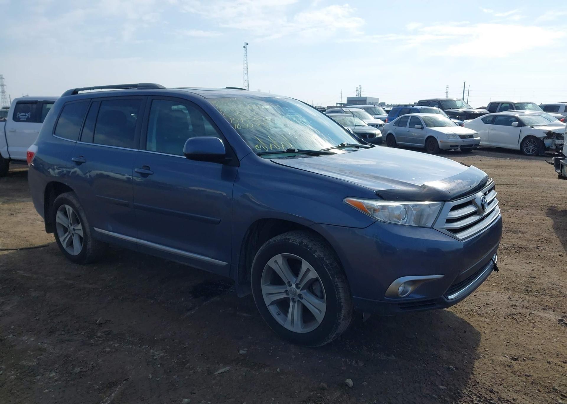 2012 TOYOTA HIGHLANDER SE