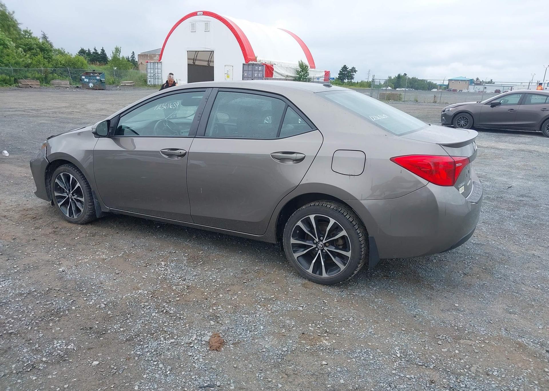 2018 TOYOTA COROLLA SE