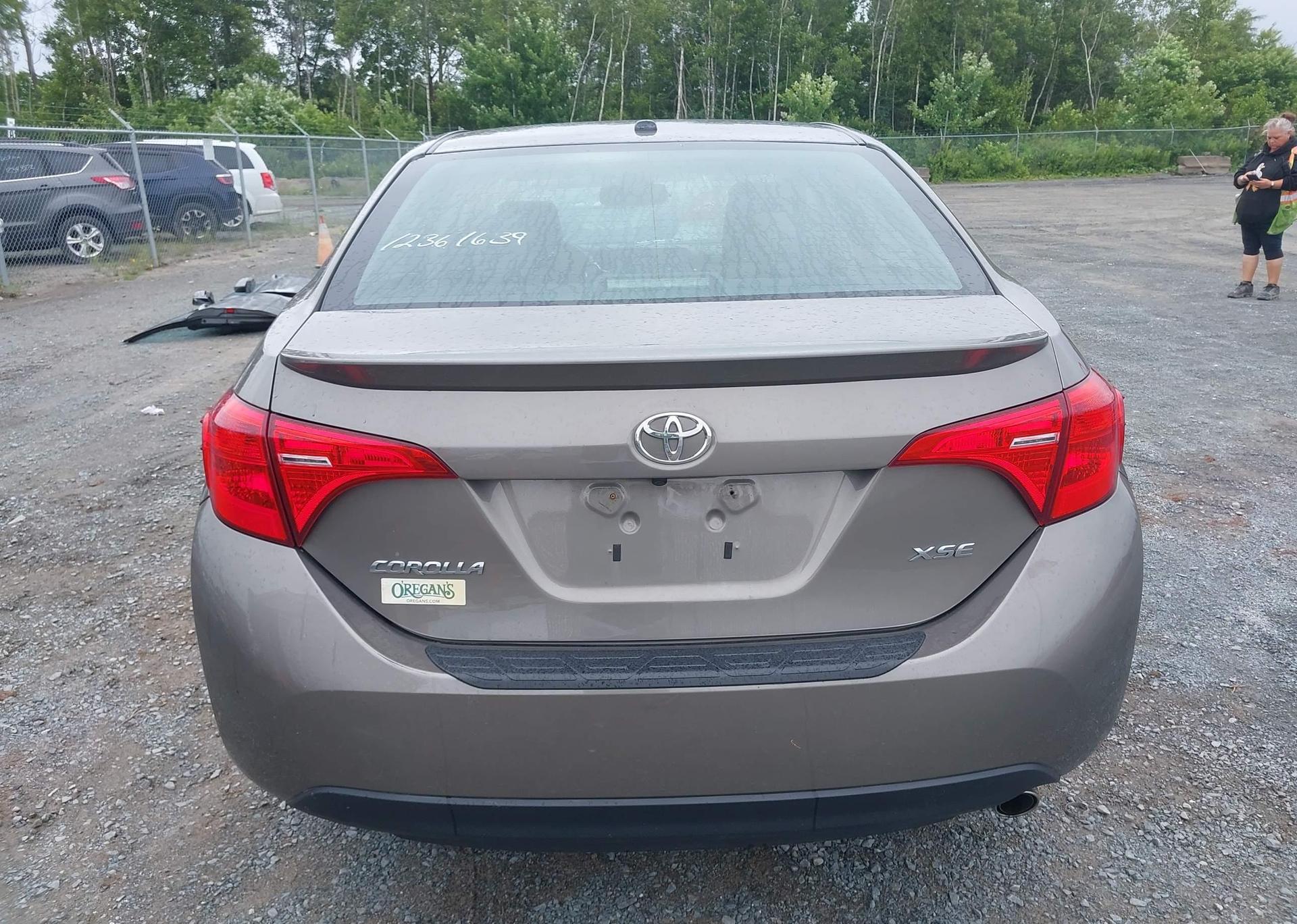 2018 TOYOTA COROLLA SE