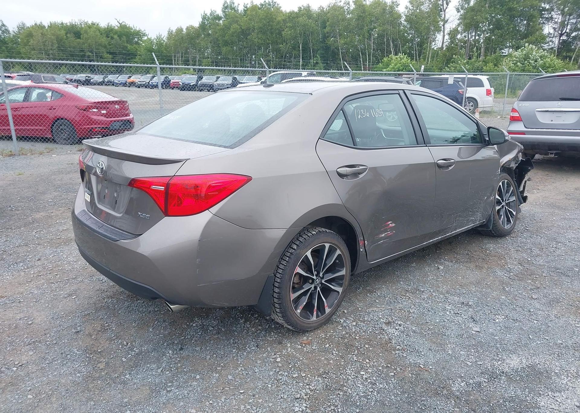 2018 TOYOTA COROLLA SE