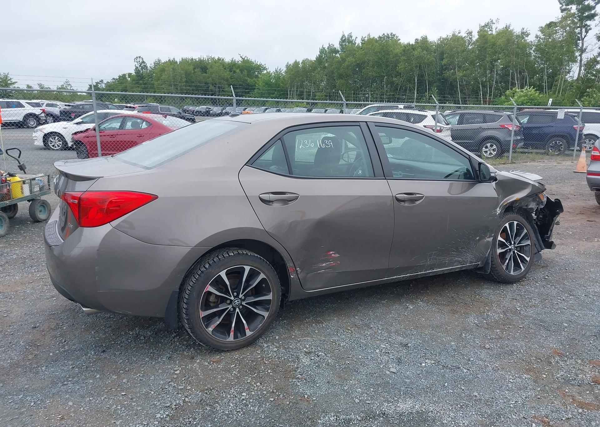 2018 TOYOTA COROLLA SE