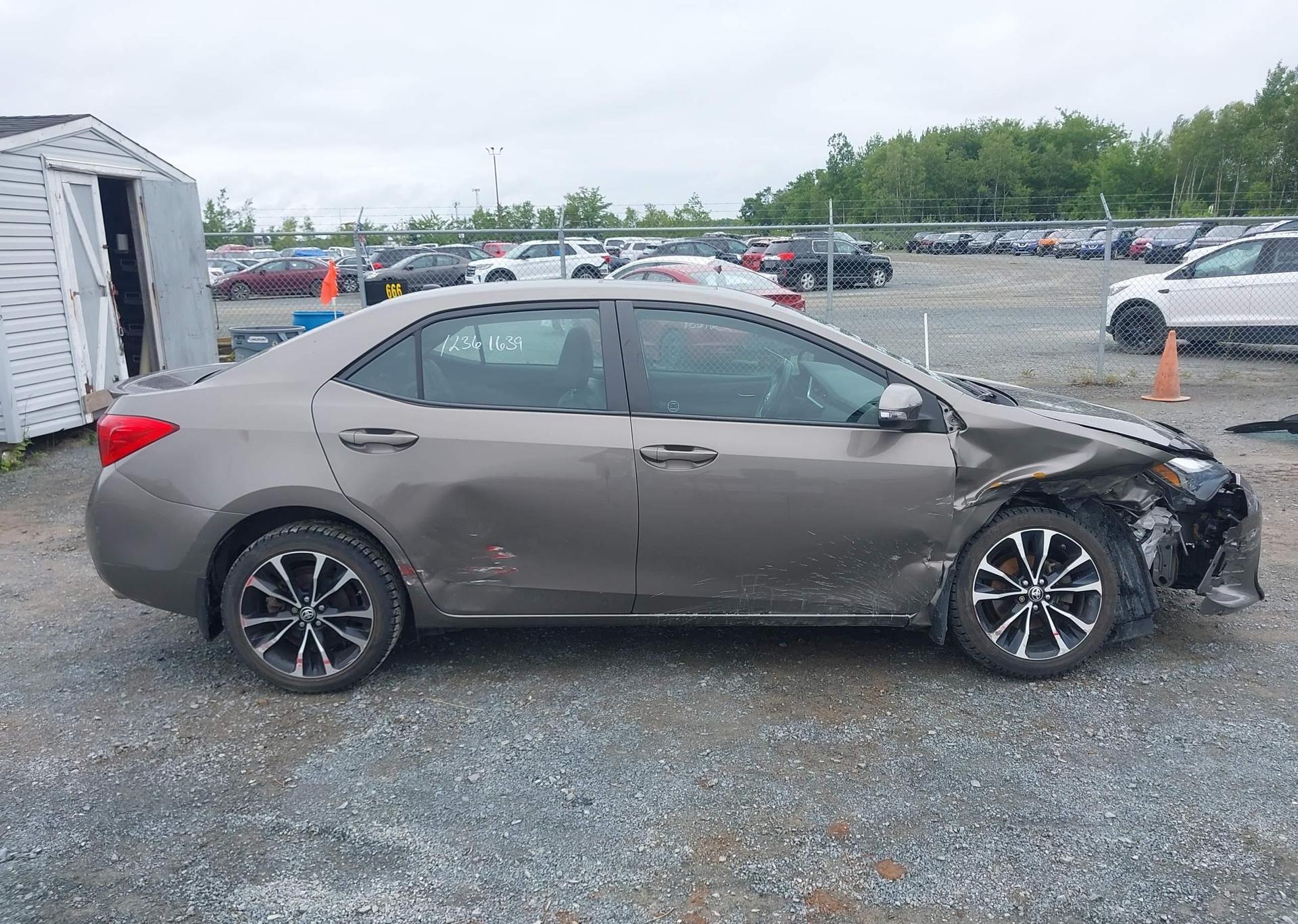 2018 TOYOTA COROLLA SE
