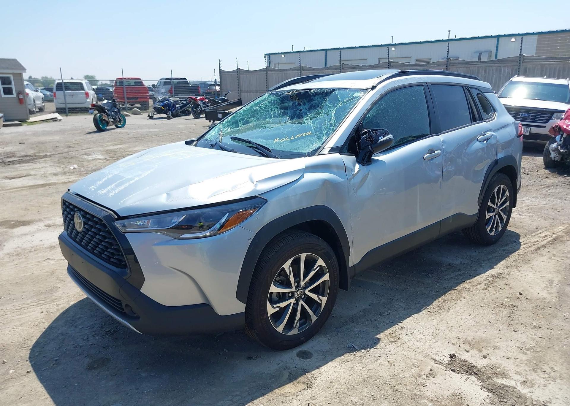 2024 TOYOTA COROLLA CROSS LE