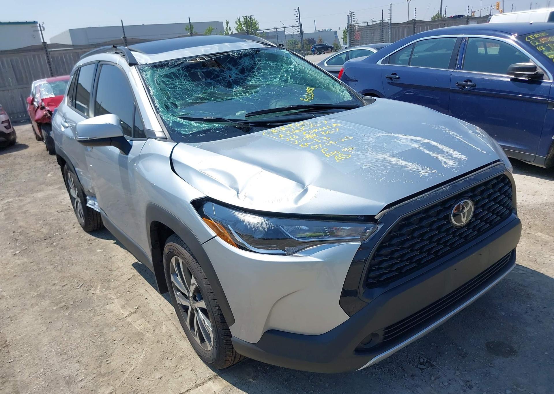 2024 TOYOTA COROLLA CROSS LE