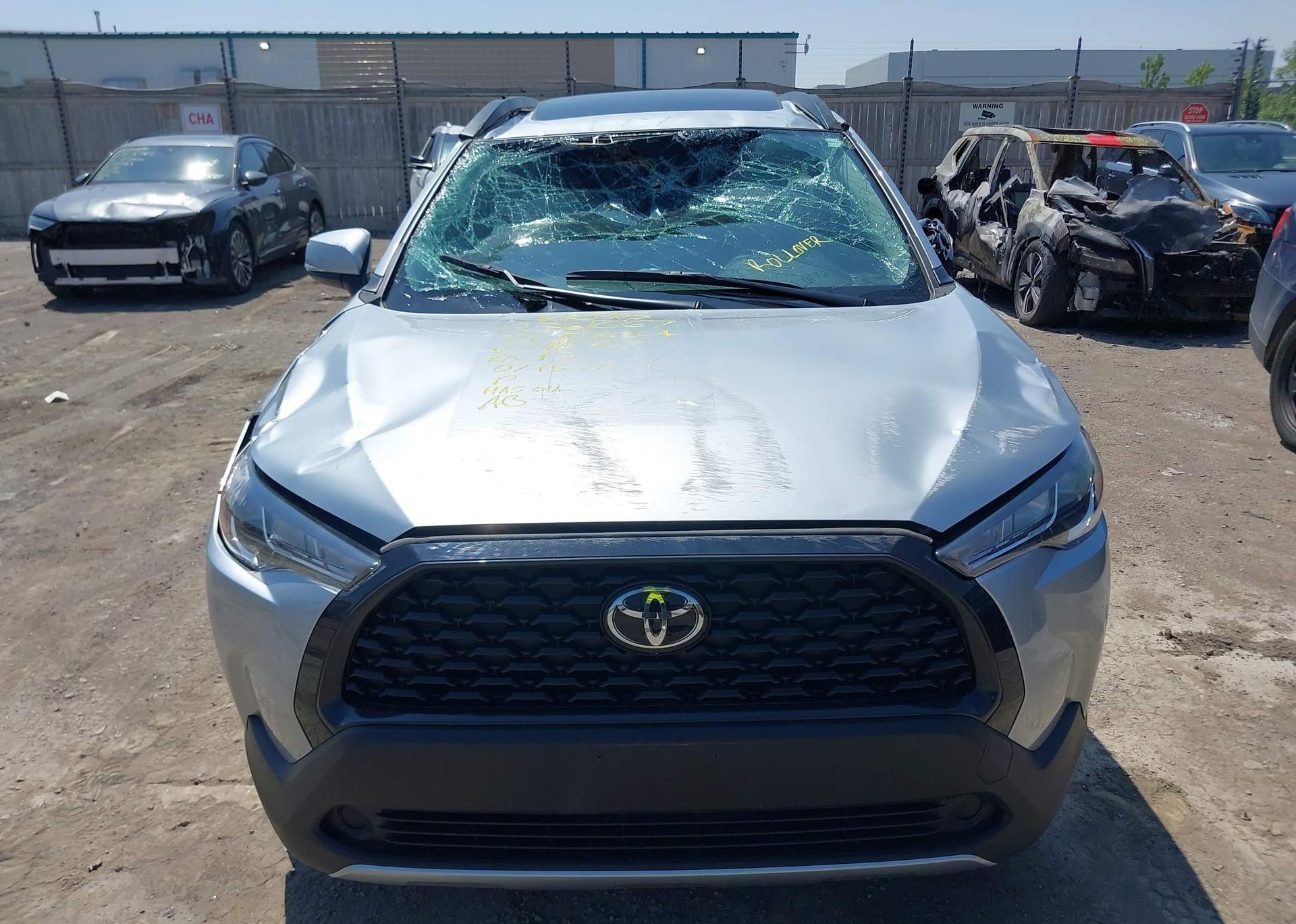 2024 TOYOTA COROLLA CROSS LE