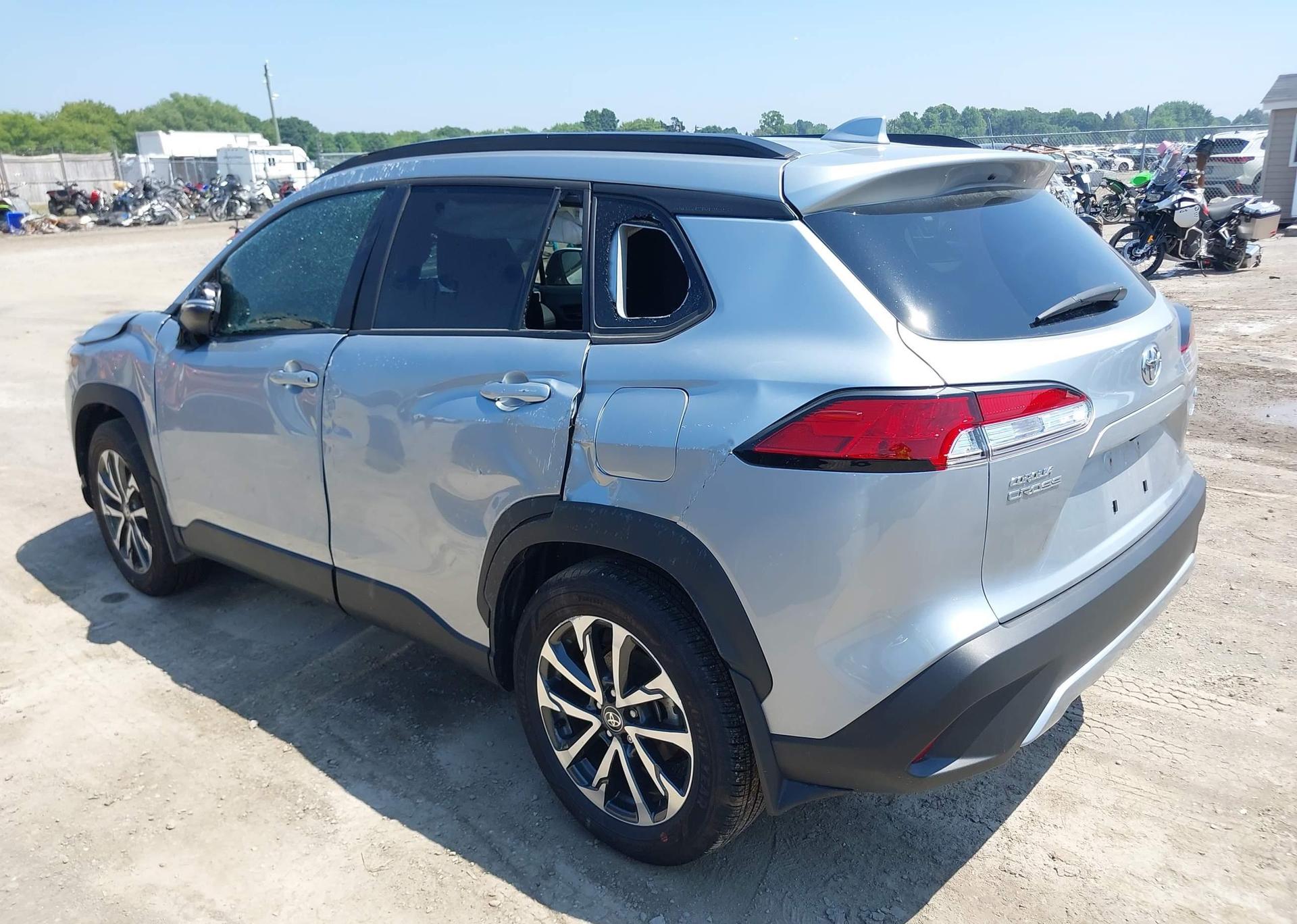 2024 TOYOTA COROLLA CROSS LE