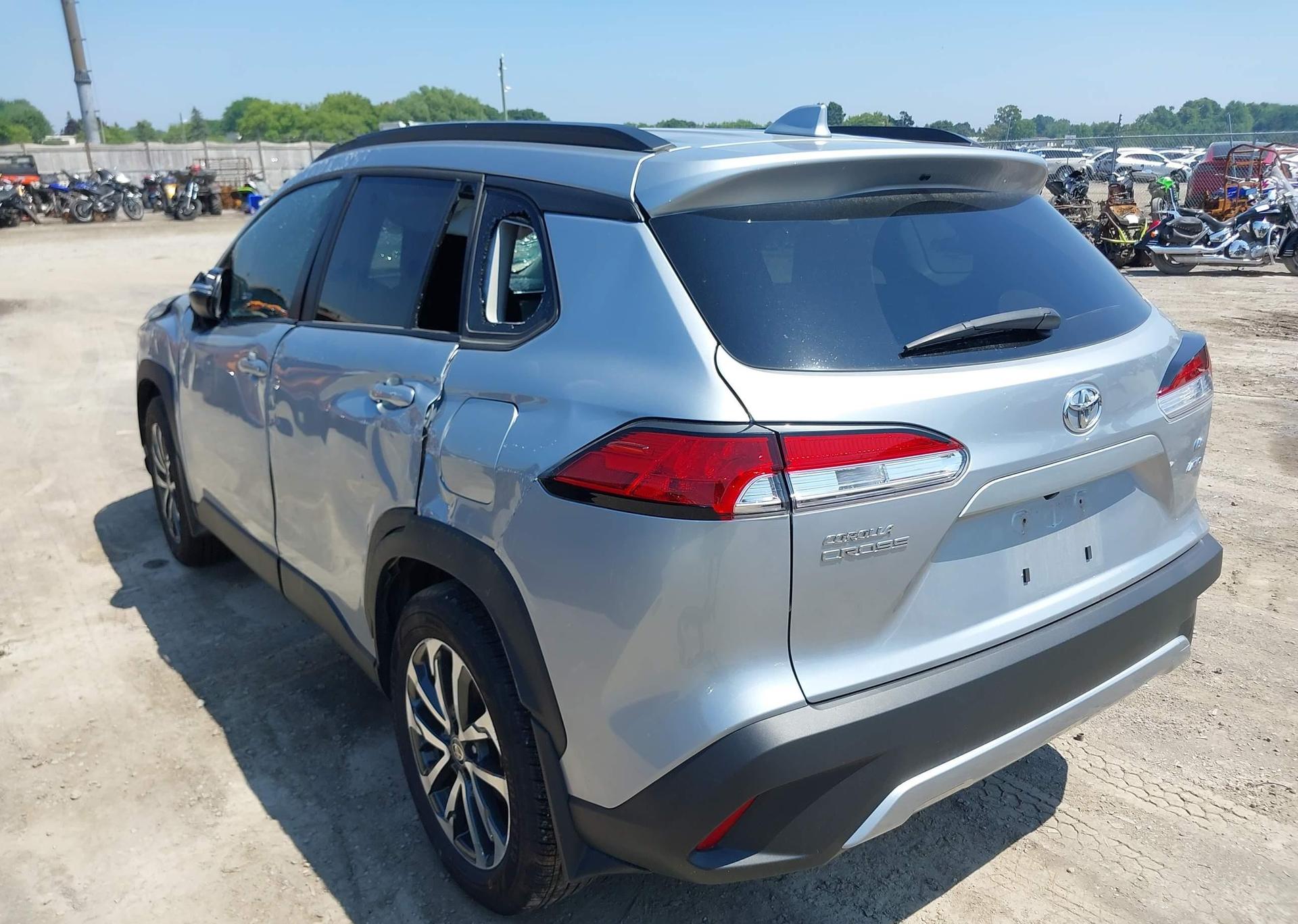 2024 TOYOTA COROLLA CROSS LE