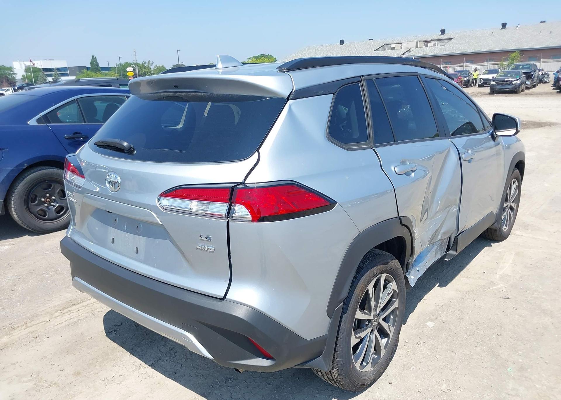 2024 TOYOTA COROLLA CROSS LE
