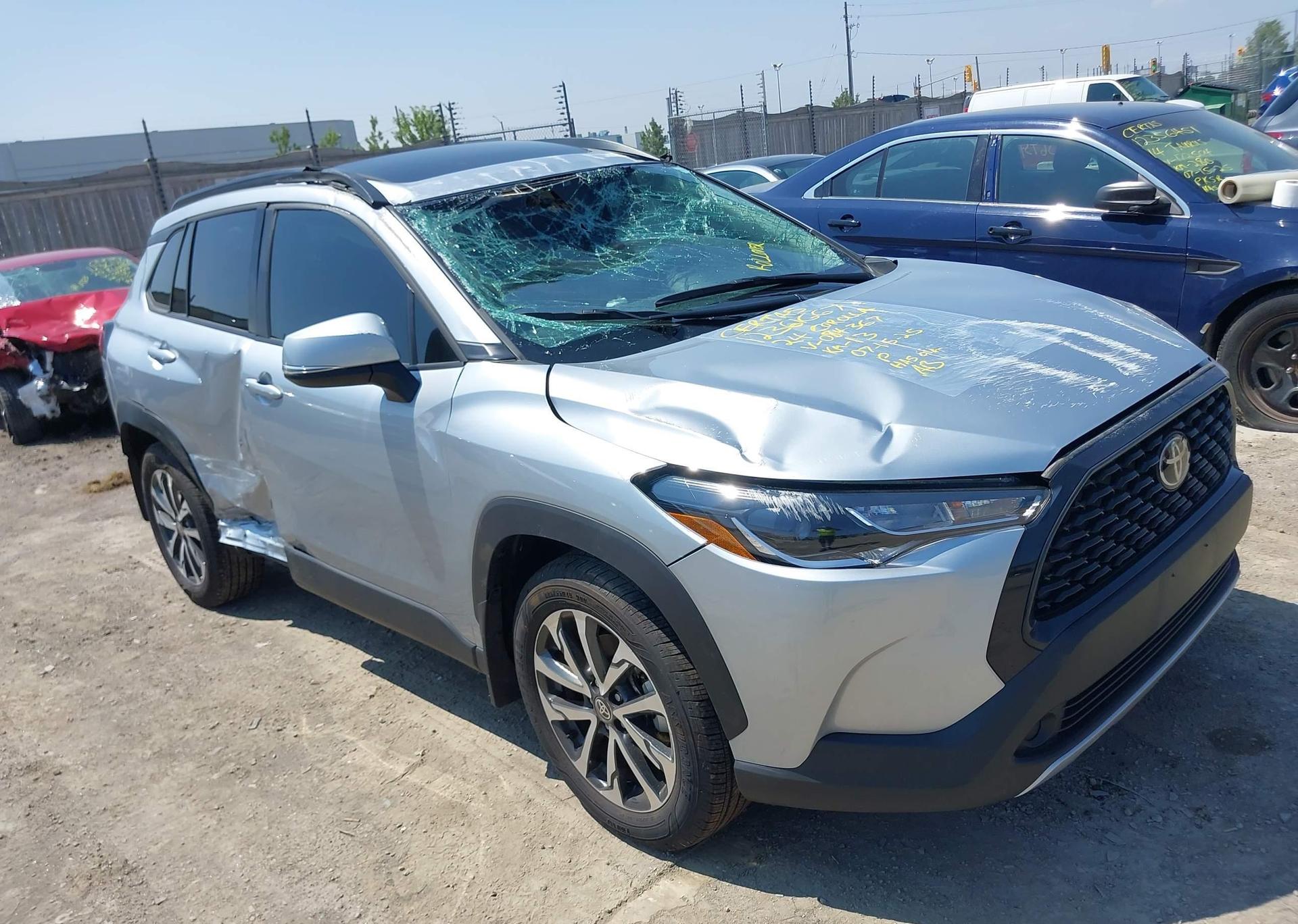 2024 TOYOTA COROLLA CROSS LE