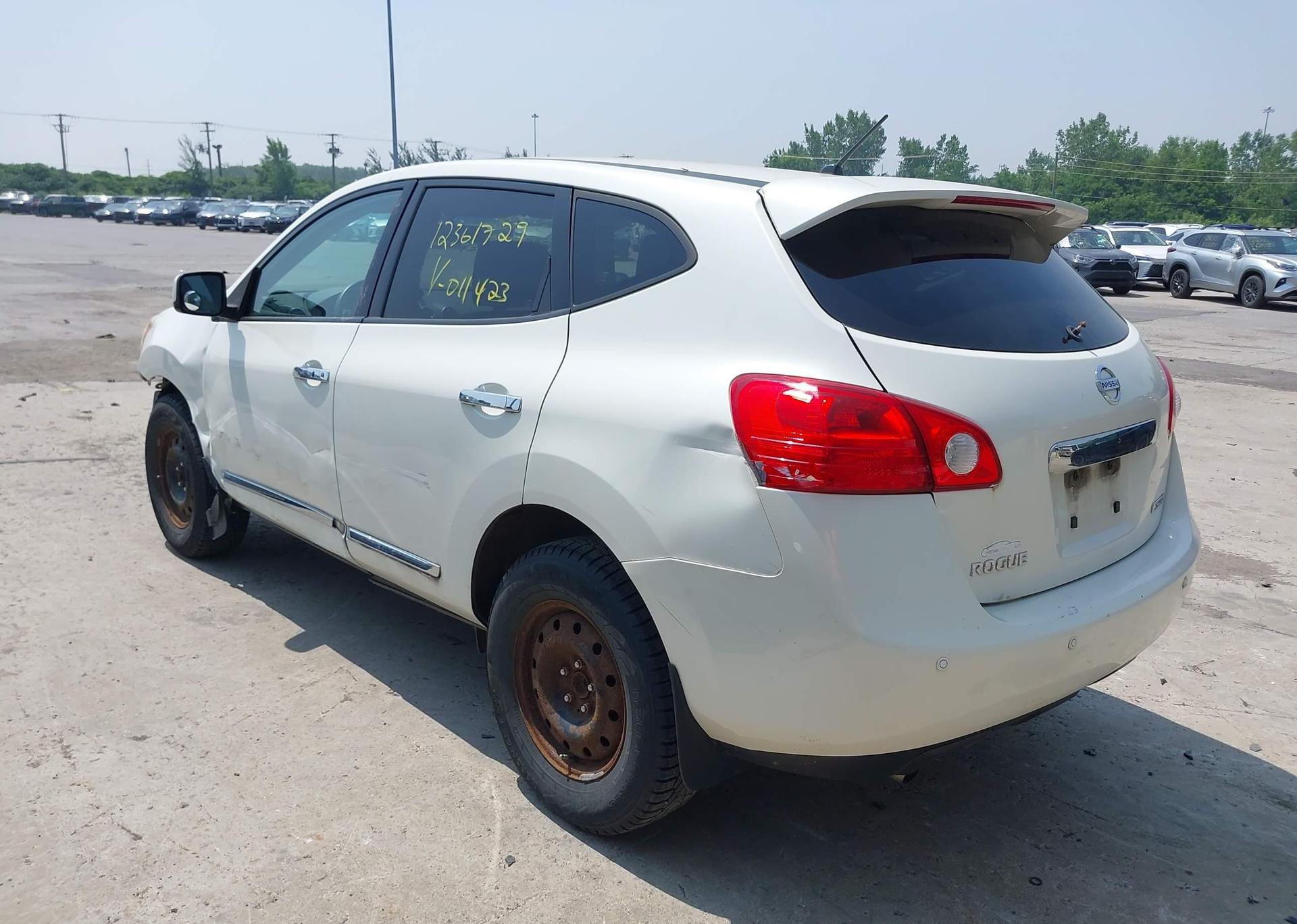 2013 NISSAN ROGUE S