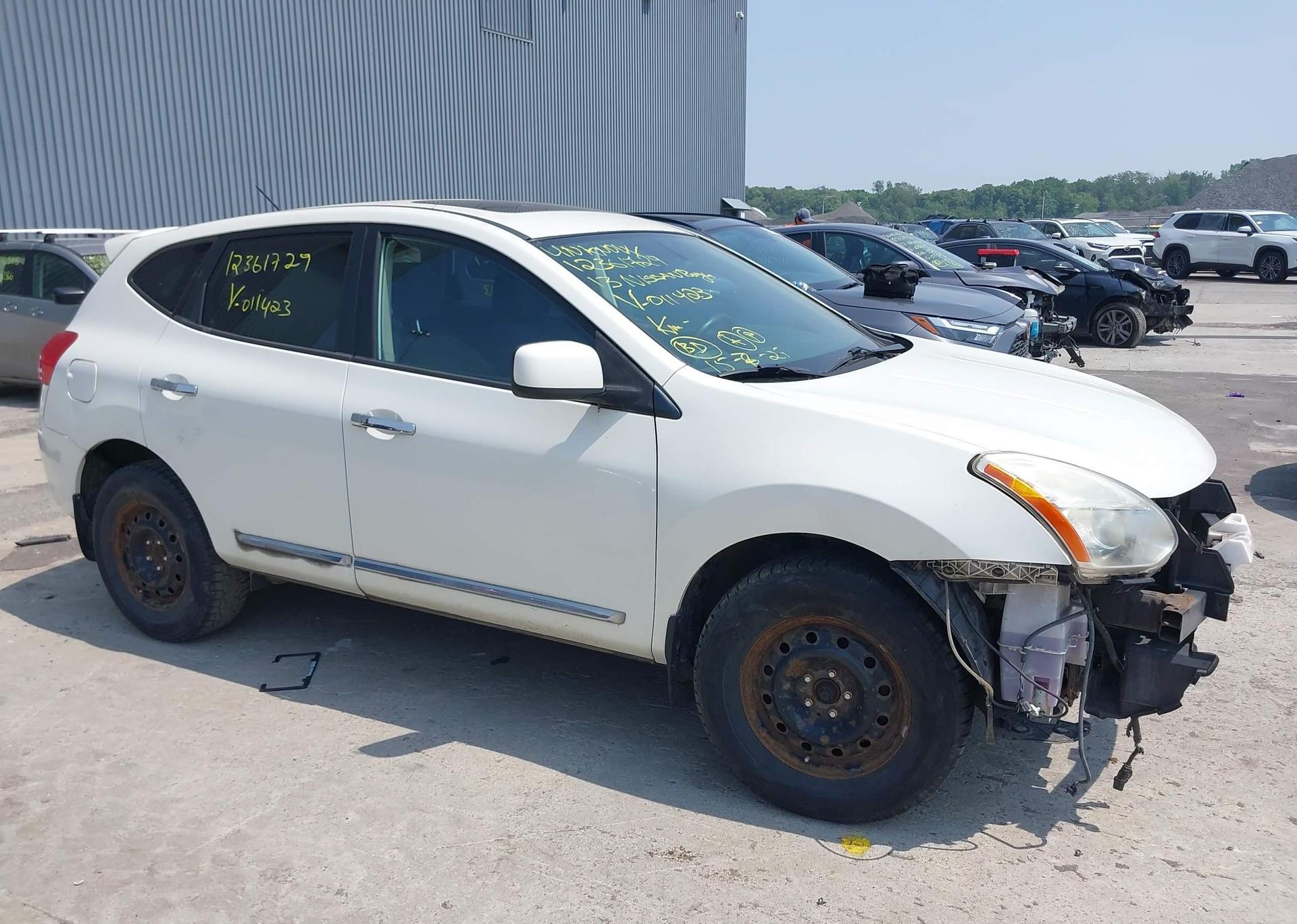 2013 NISSAN ROGUE S