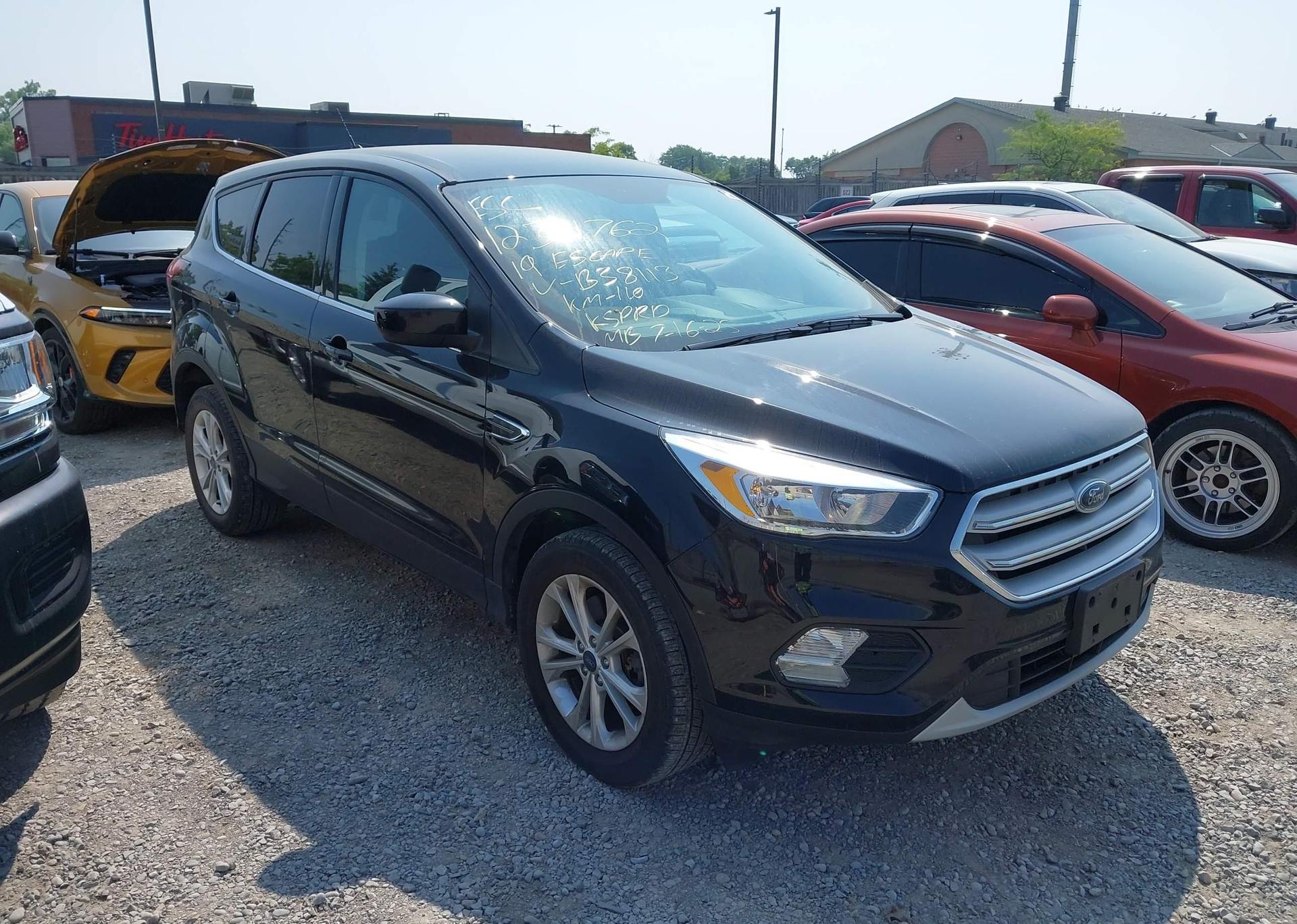 2019 FORD ESCAPE SE