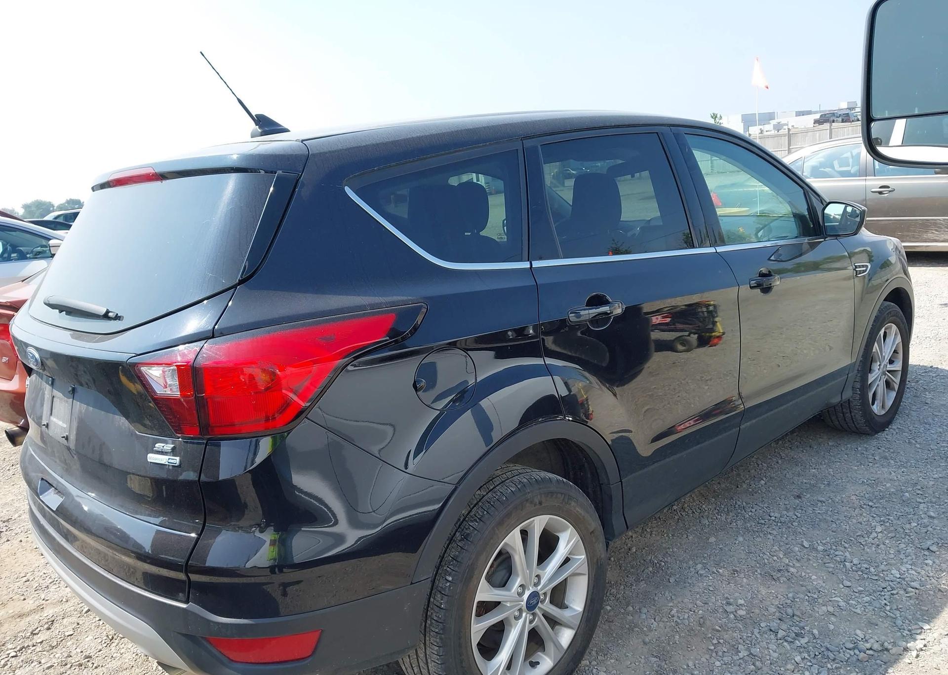 2019 FORD ESCAPE SE