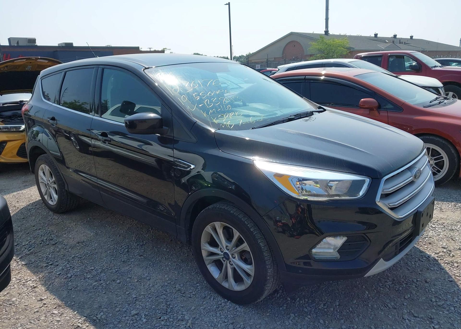 2019 FORD ESCAPE SE