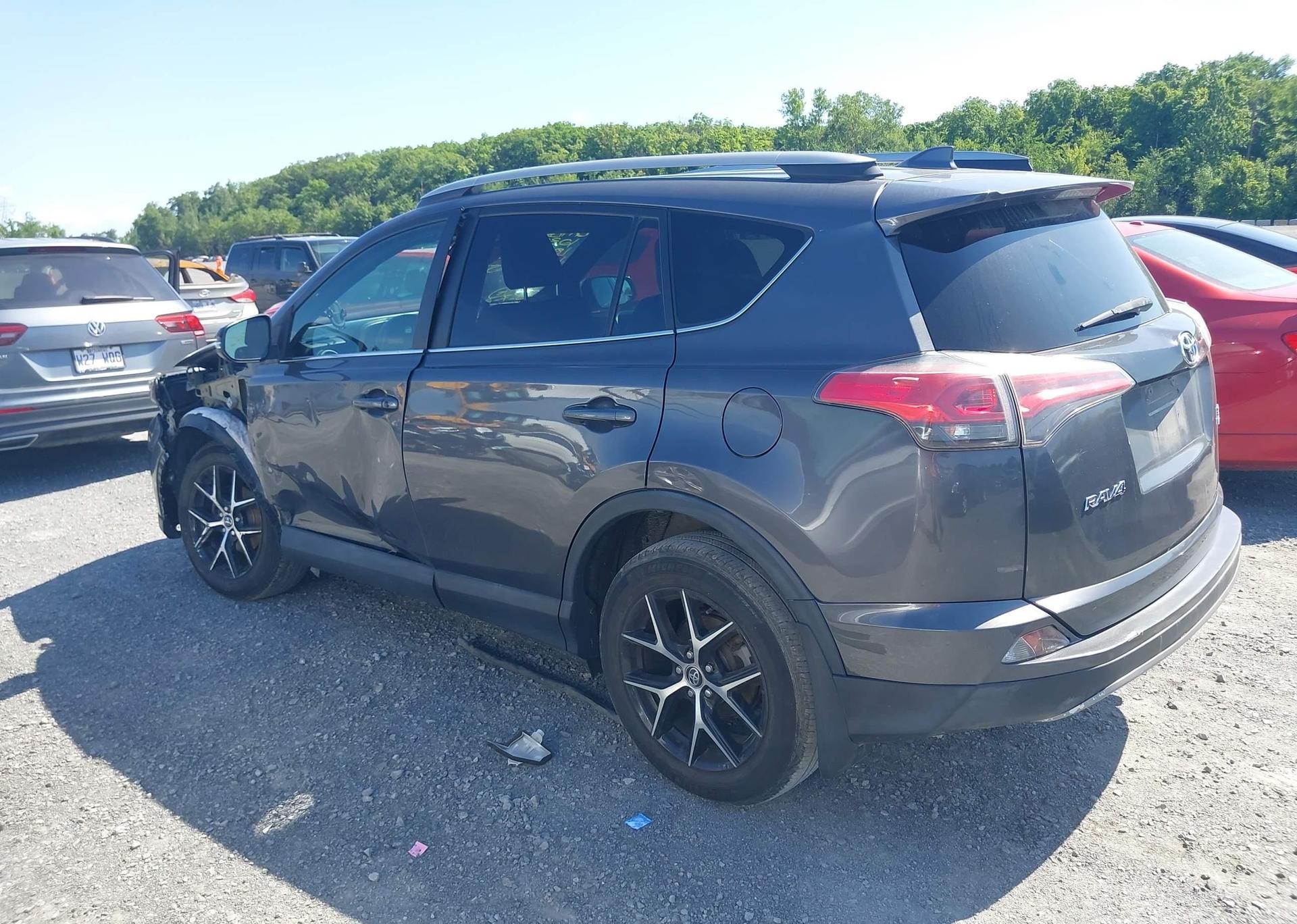 2018 TOYOTA RAV4 SE