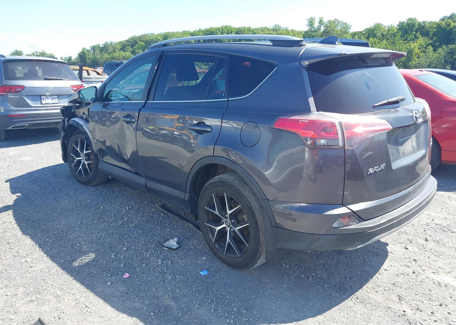 2018 TOYOTA RAV4 SE