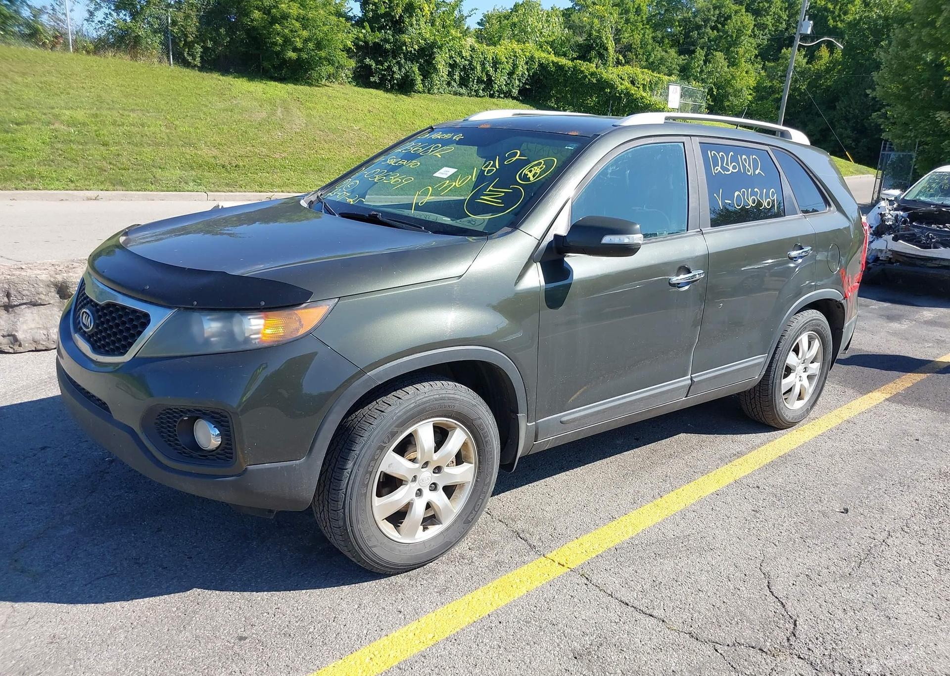 2011 KIA SORENTO LX