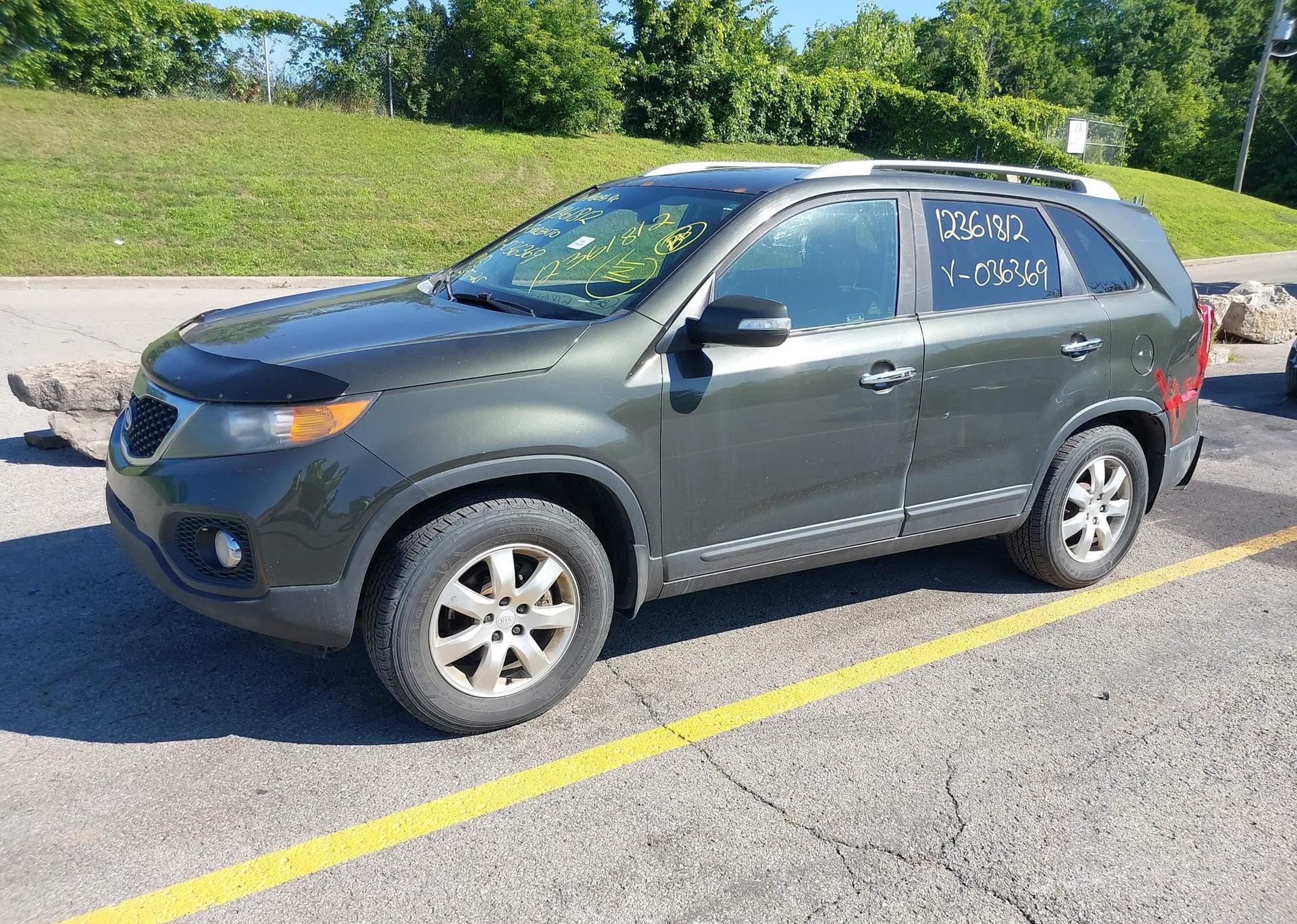 2011 KIA SORENTO LX