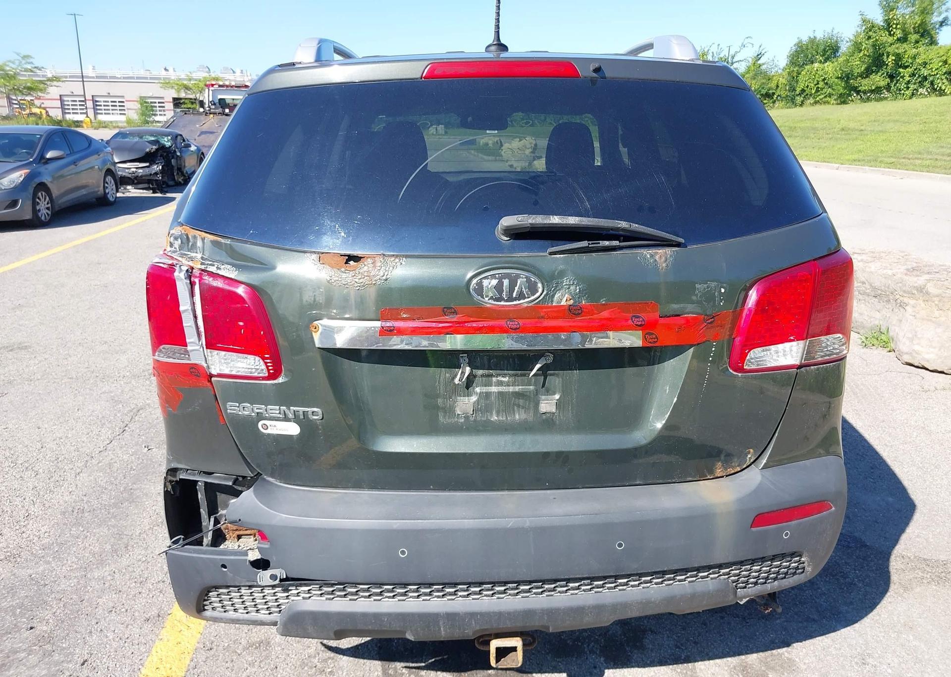 2011 KIA SORENTO LX