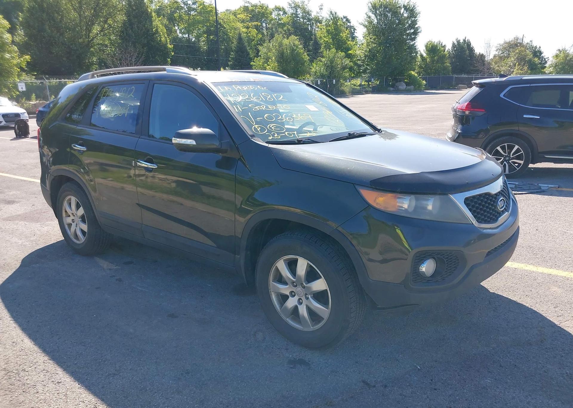 2011 KIA SORENTO LX
