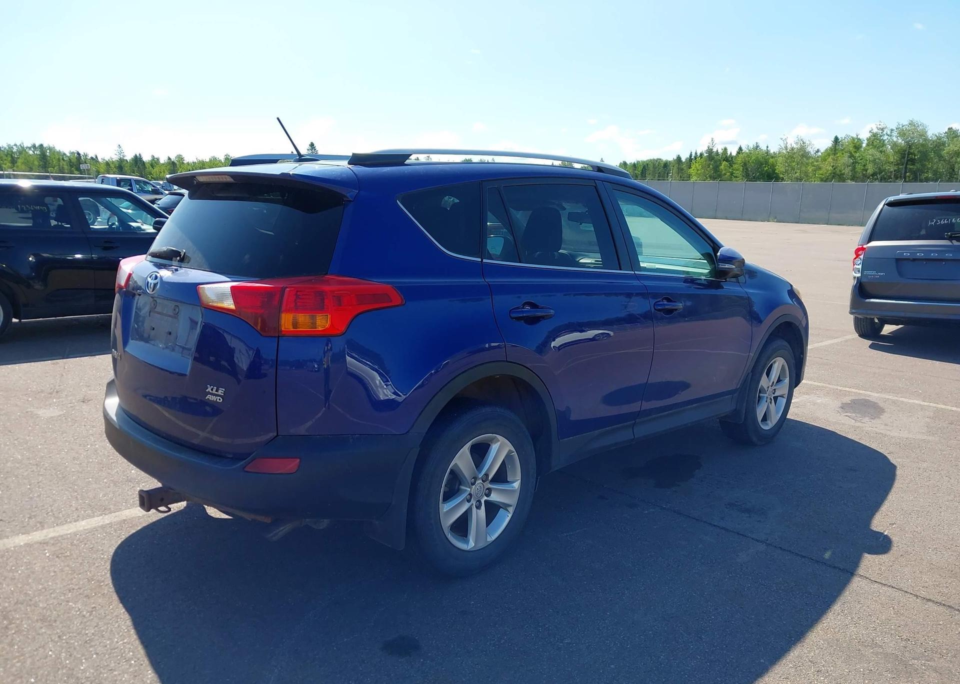 2014 TOYOTA RAV4 XLE