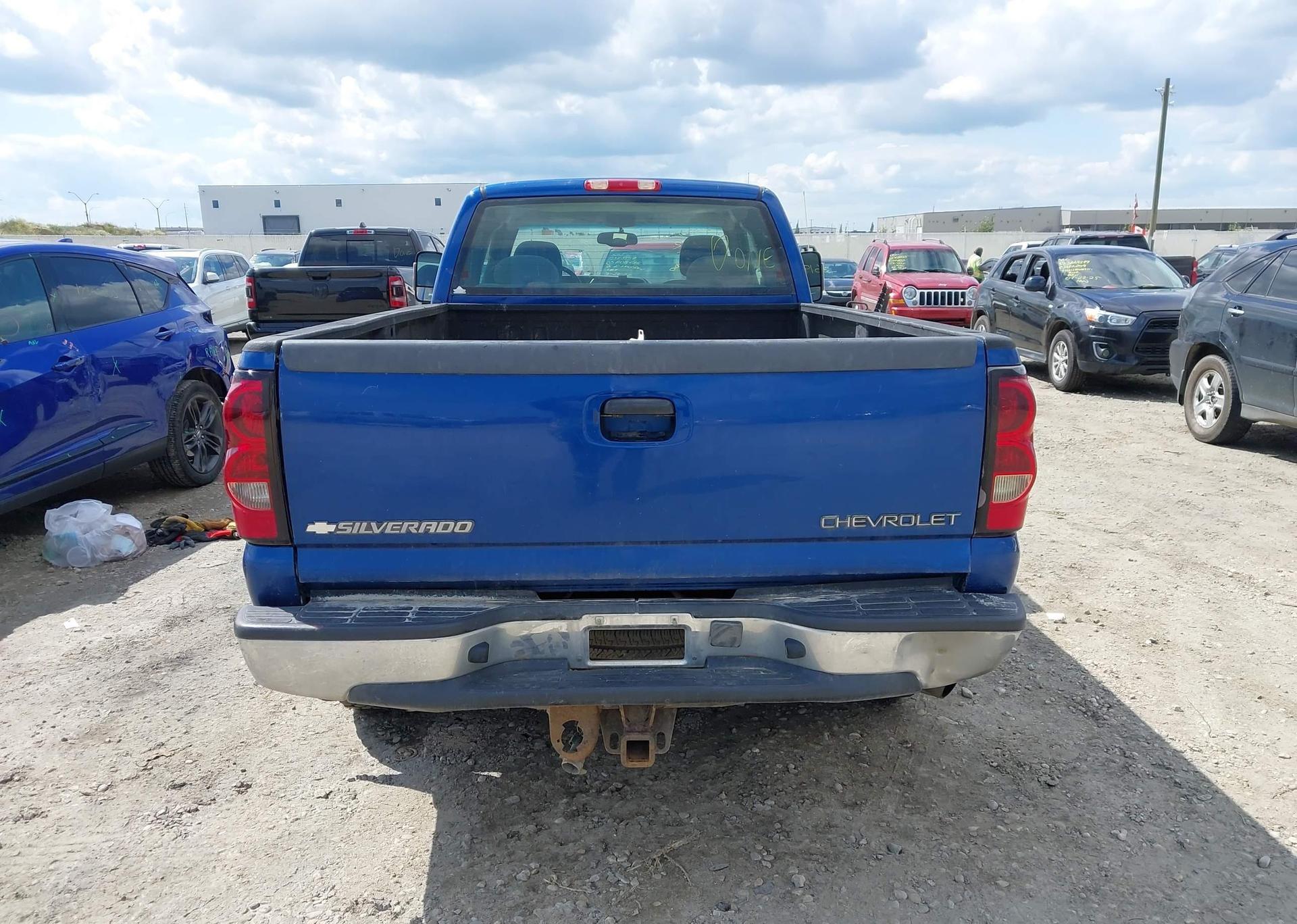 2004 CHEVROLET SILVERADO 2500HD LS