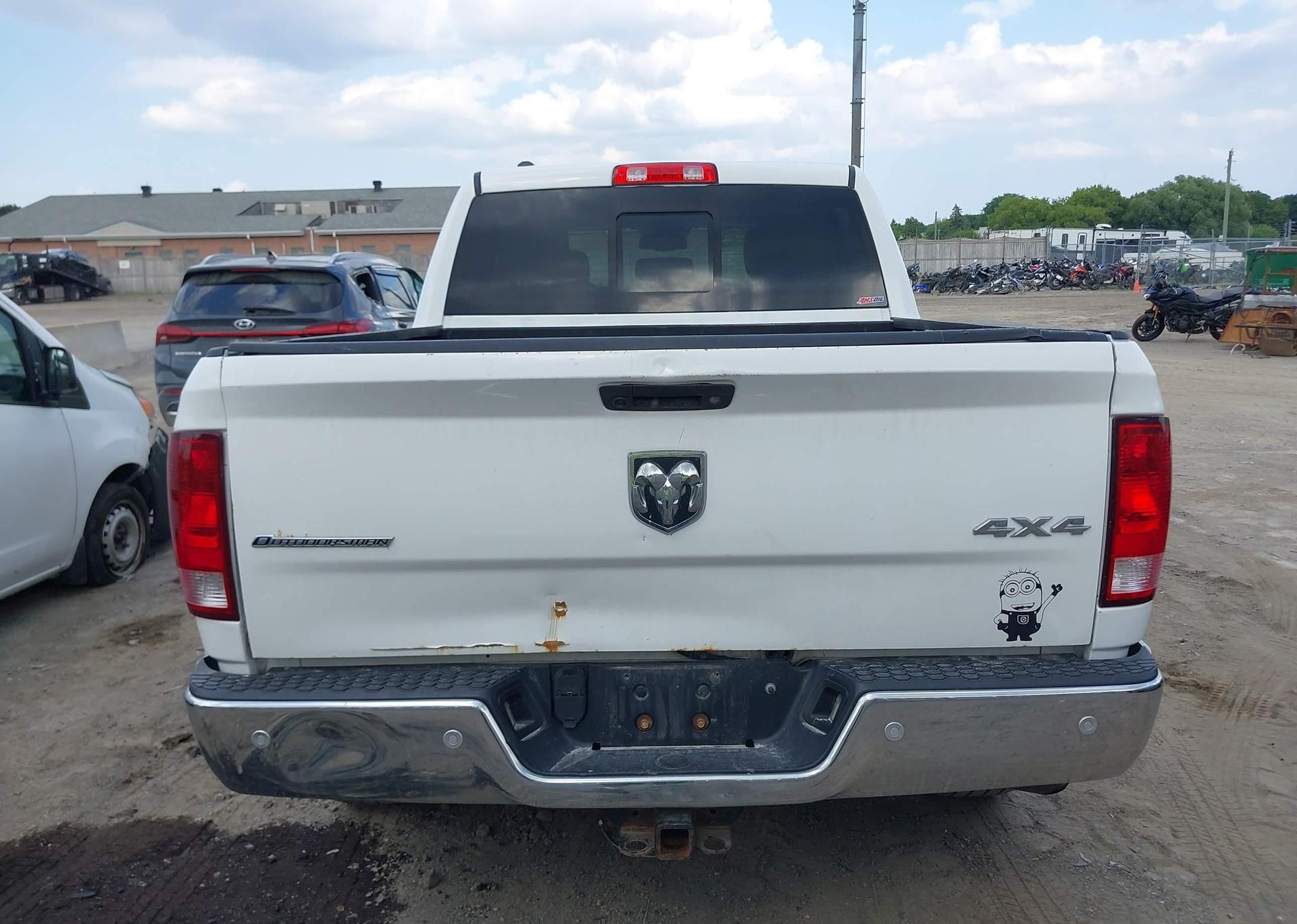 2016 RAM 1500 SLT