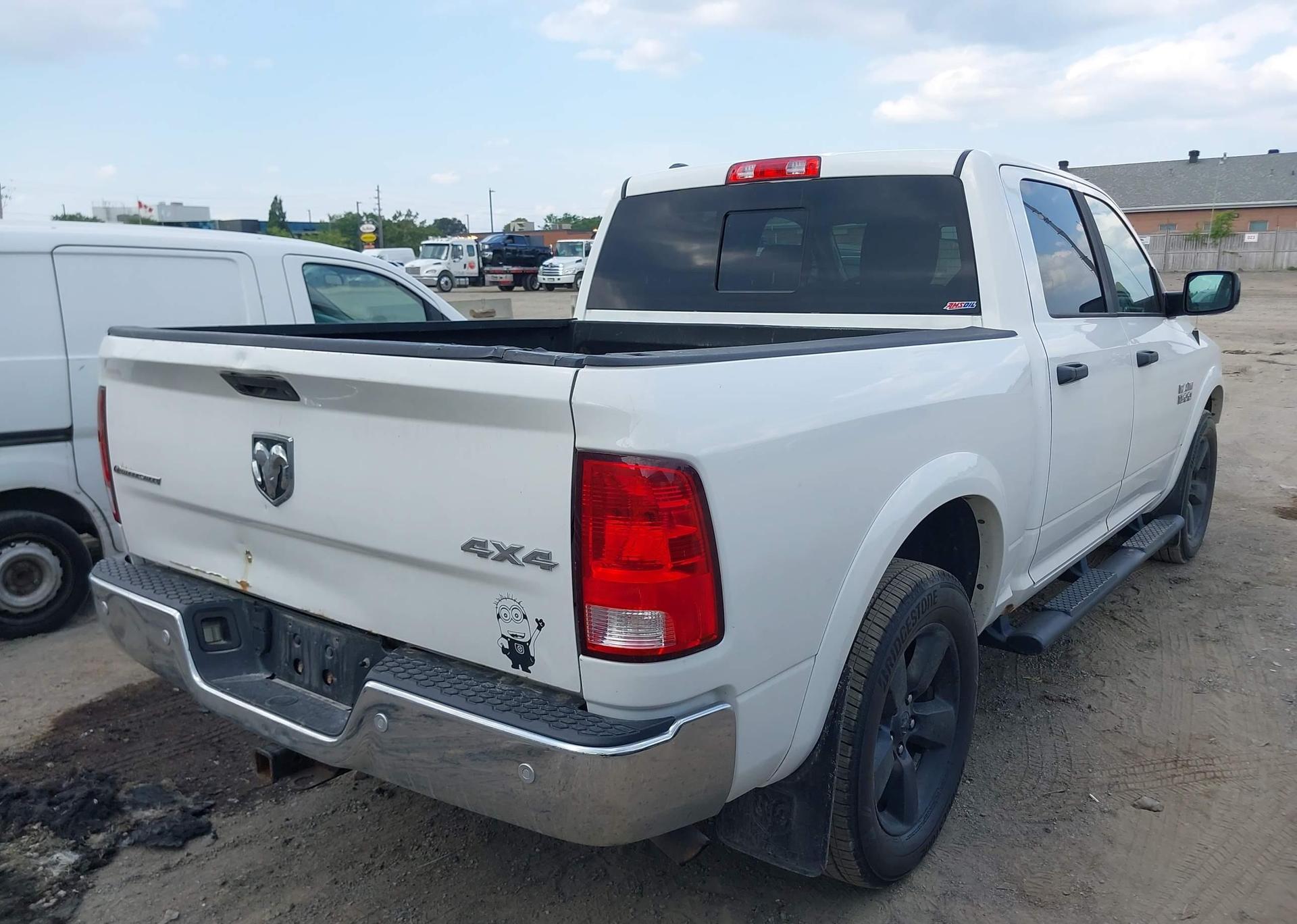 2016 RAM 1500 SLT