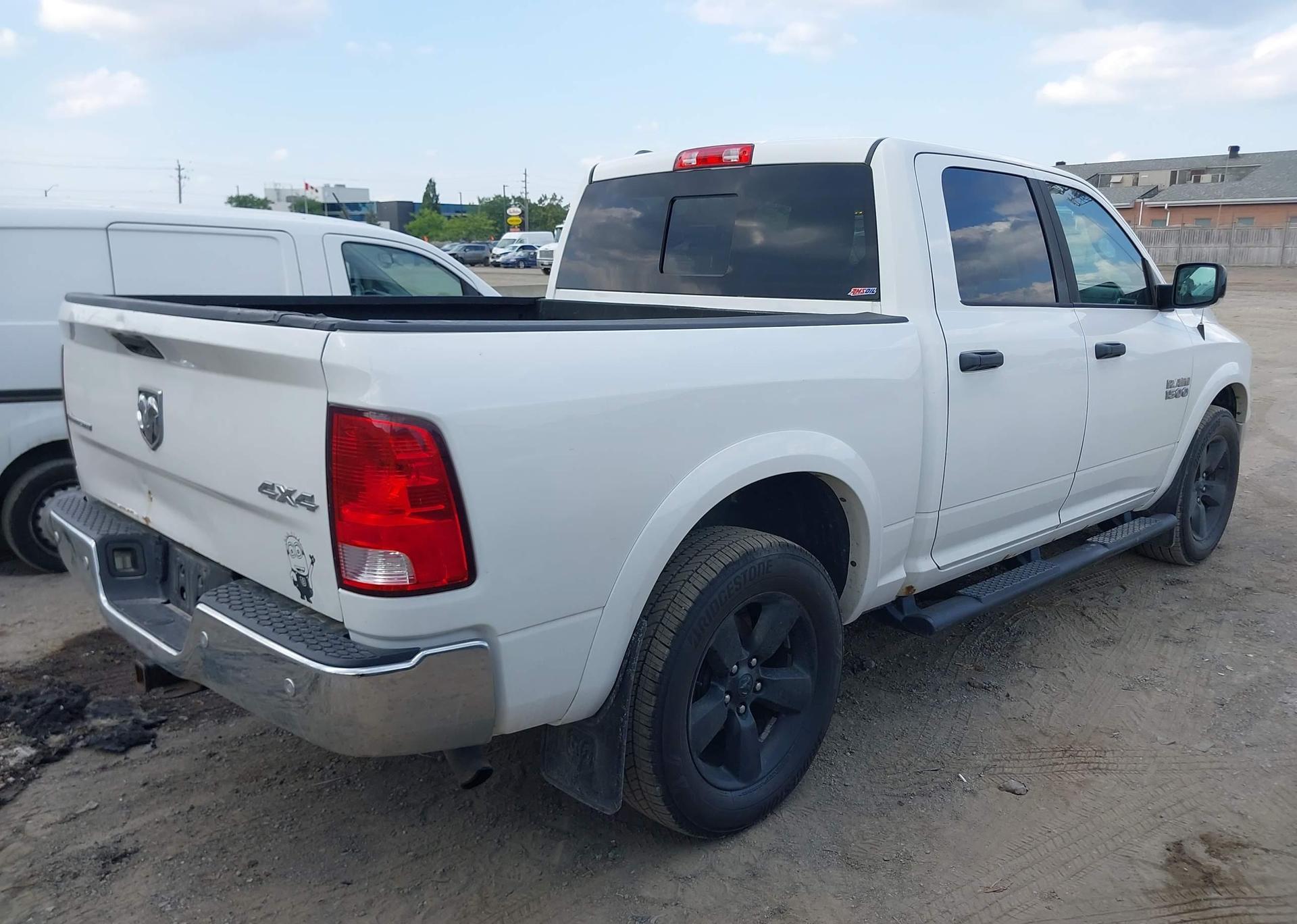 2016 RAM 1500 SLT