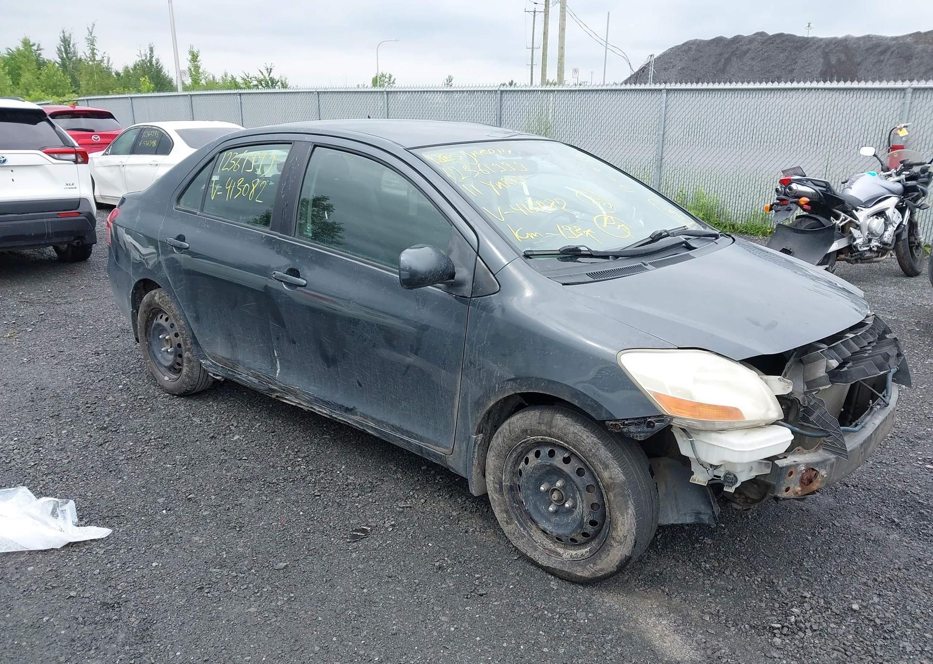 2011 TOYOTA YARIS