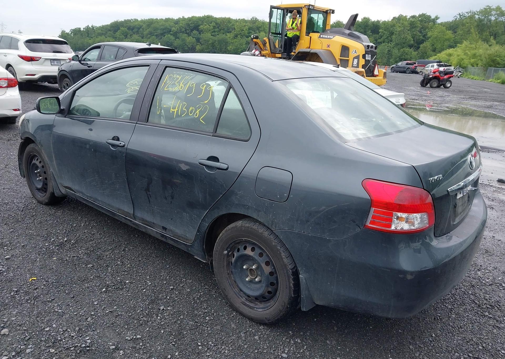 2011 TOYOTA YARIS