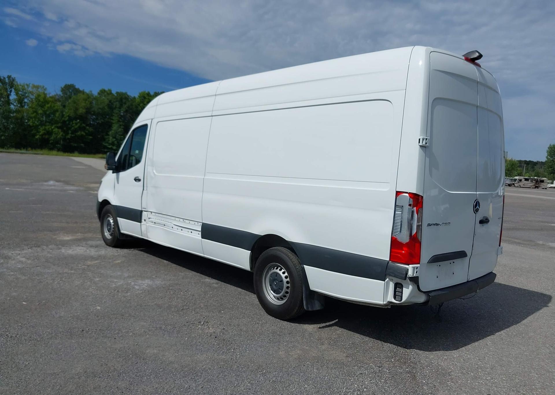 2024 MERCEDES-BENZ SPRINTER 2500