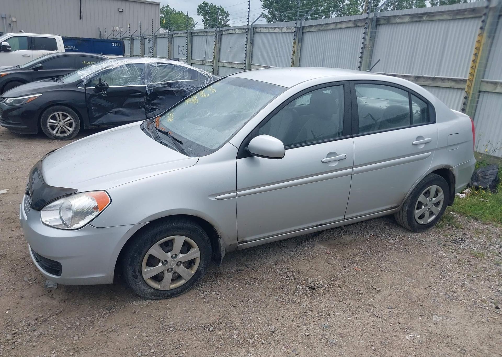 2010 HYUNDAI ACCENT GLS