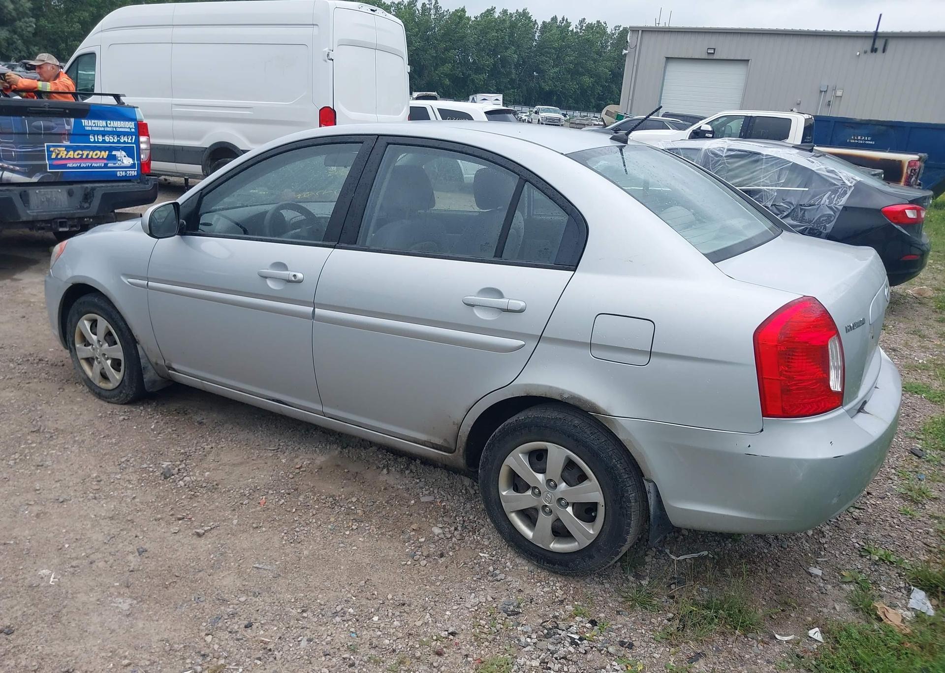 2010 HYUNDAI ACCENT GLS