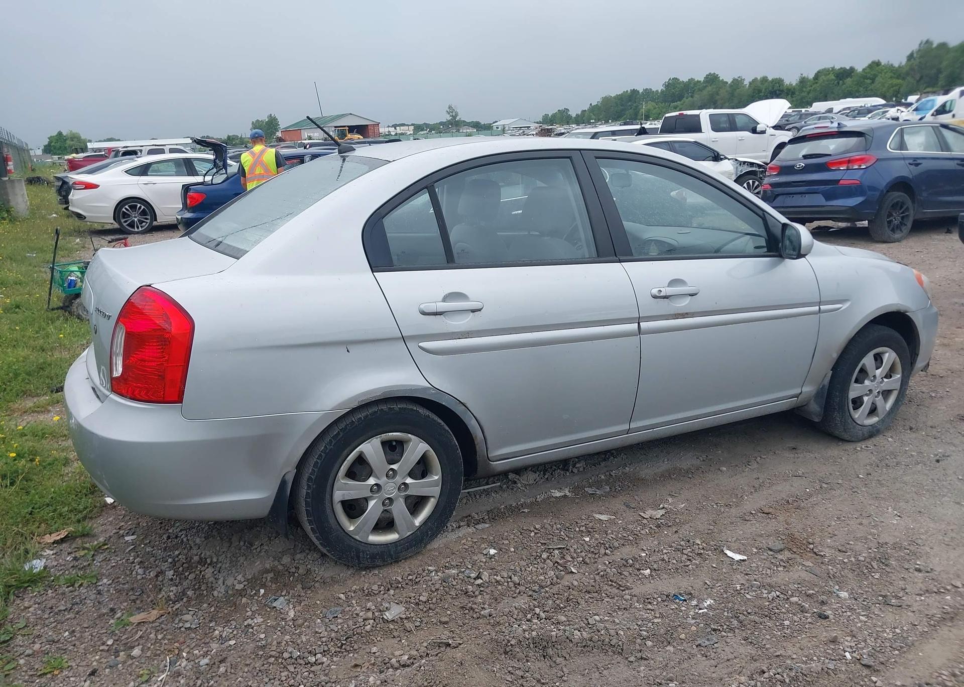 2010 HYUNDAI ACCENT GLS