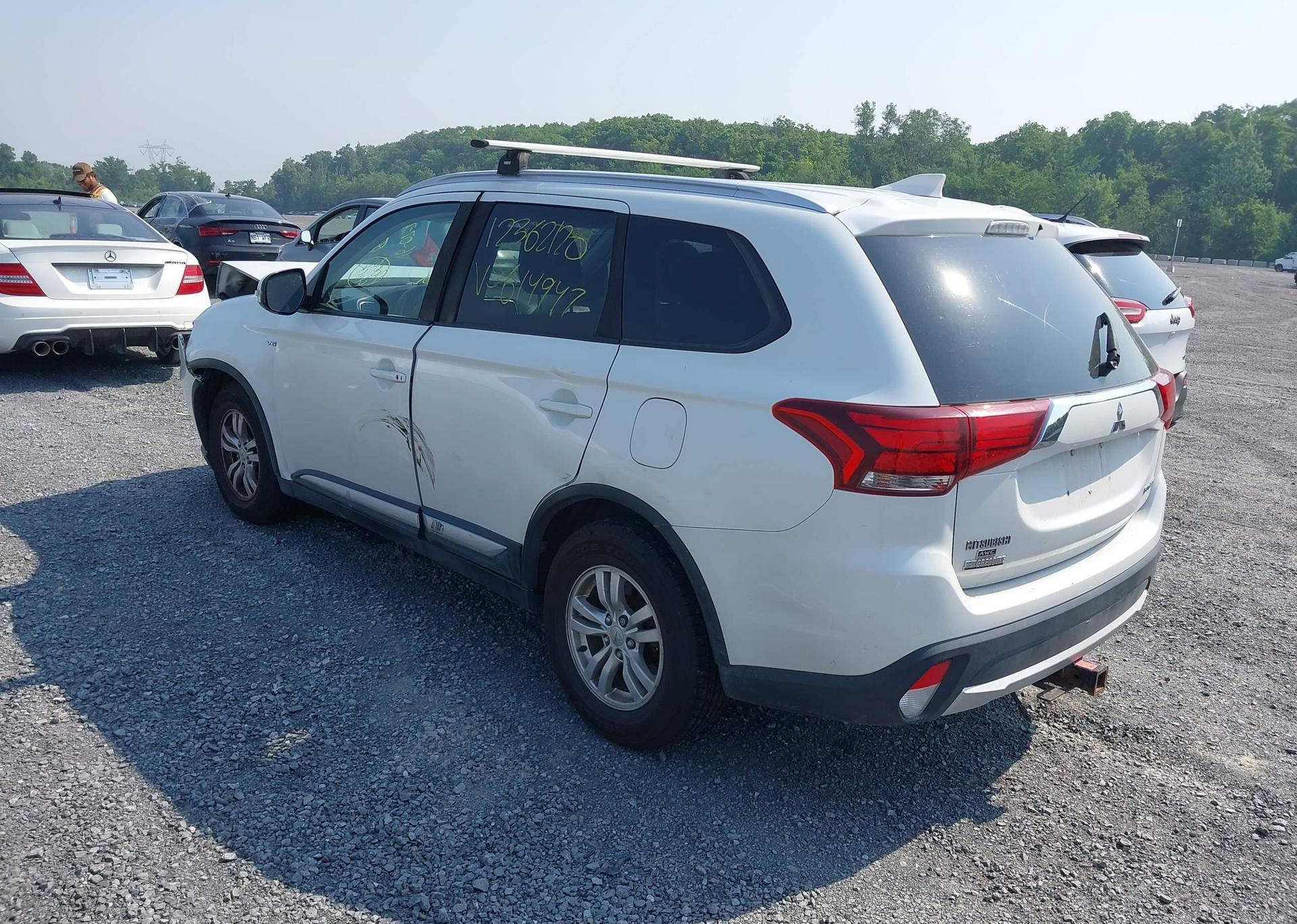 2018 MITSUBISHI OUTLANDER SE