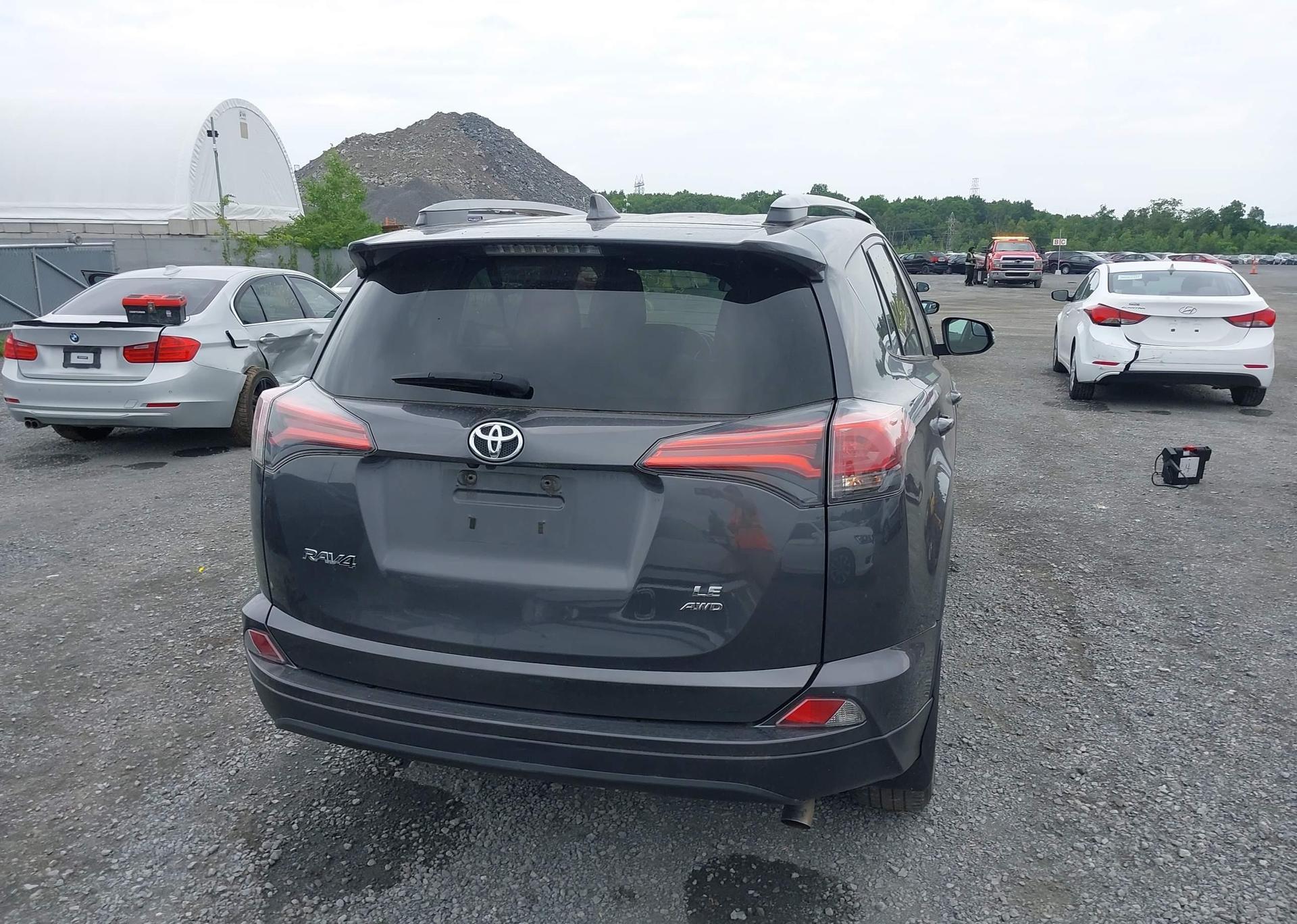 2018 TOYOTA RAV4 LE