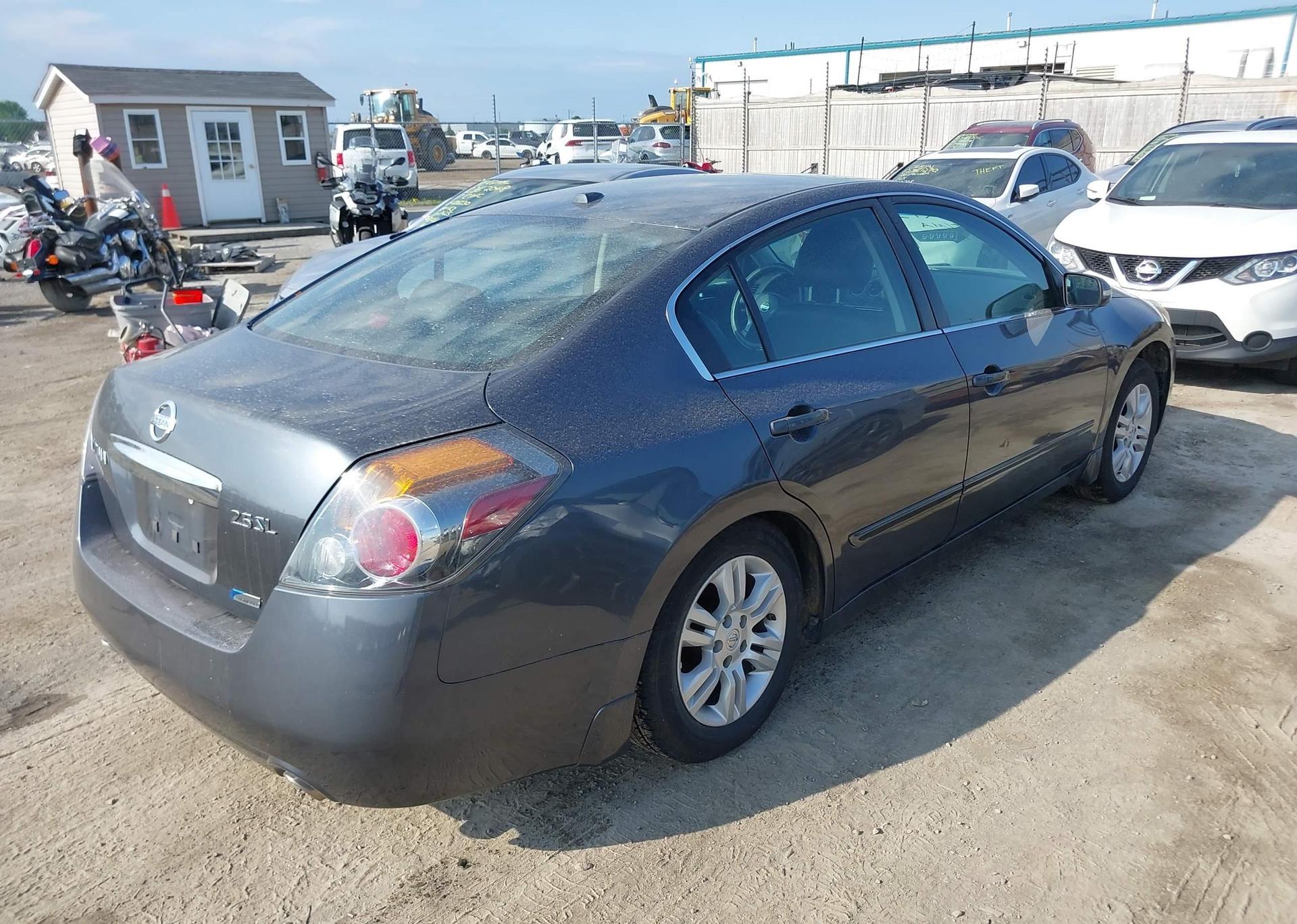 2010 NISSAN Altima S